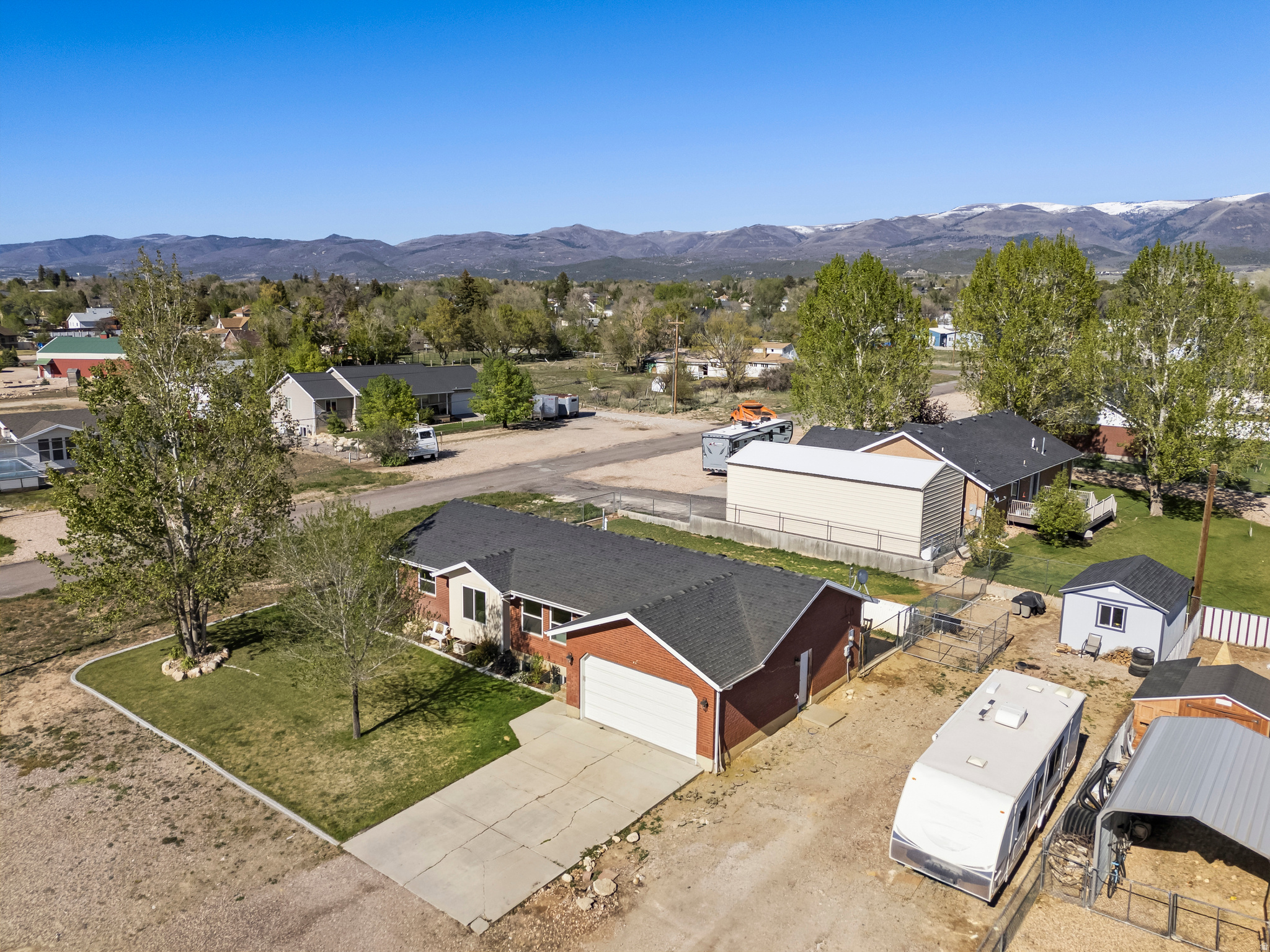 COUNTRY ROAD HAVEN - Residential