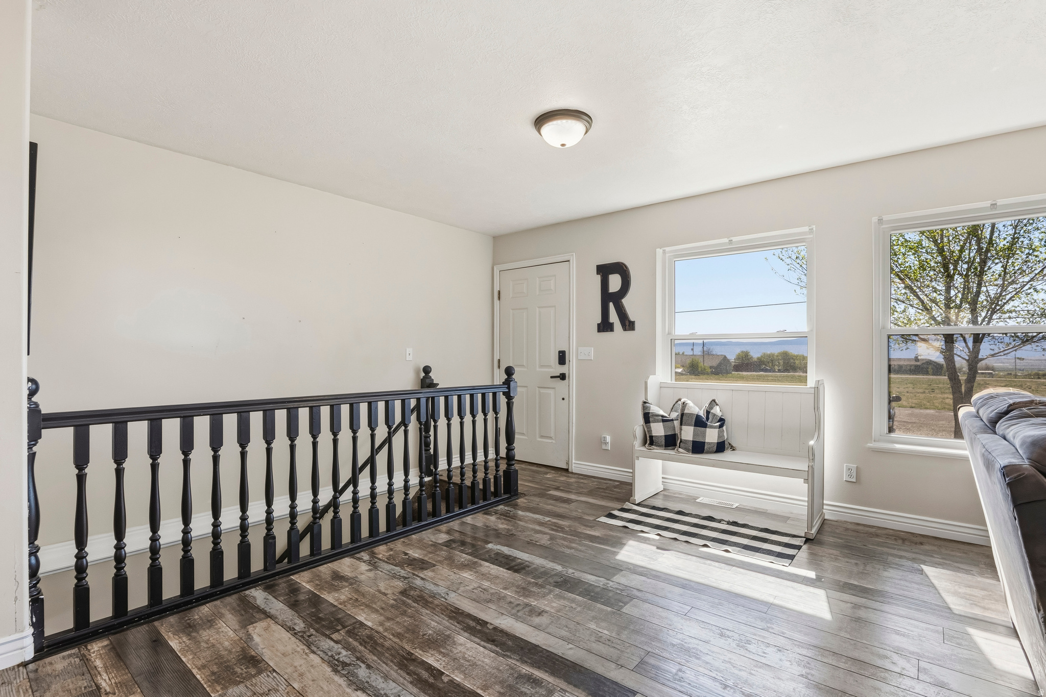 COUNTRY ROAD HAVEN - Residential