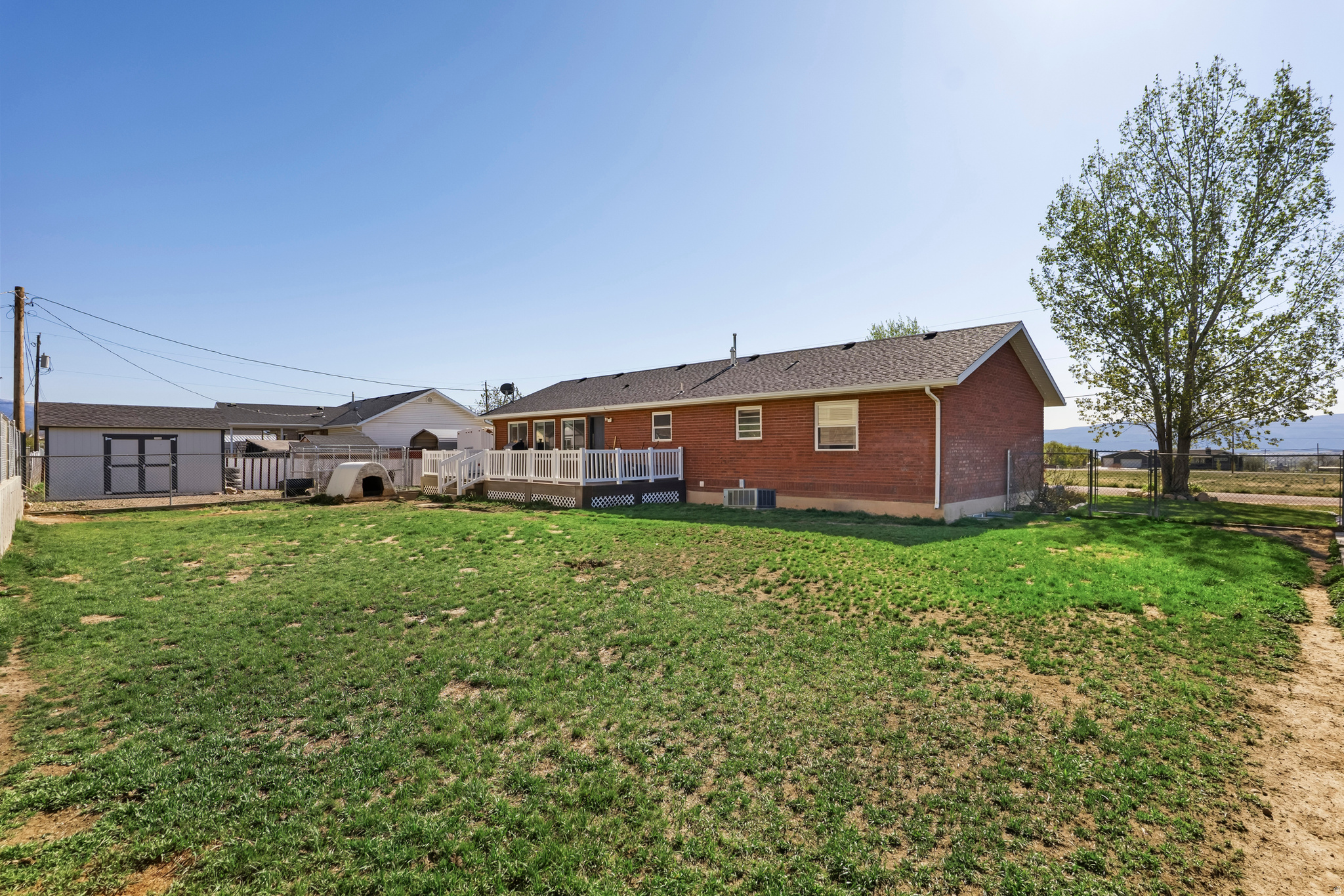 COUNTRY ROAD HAVEN - Residential