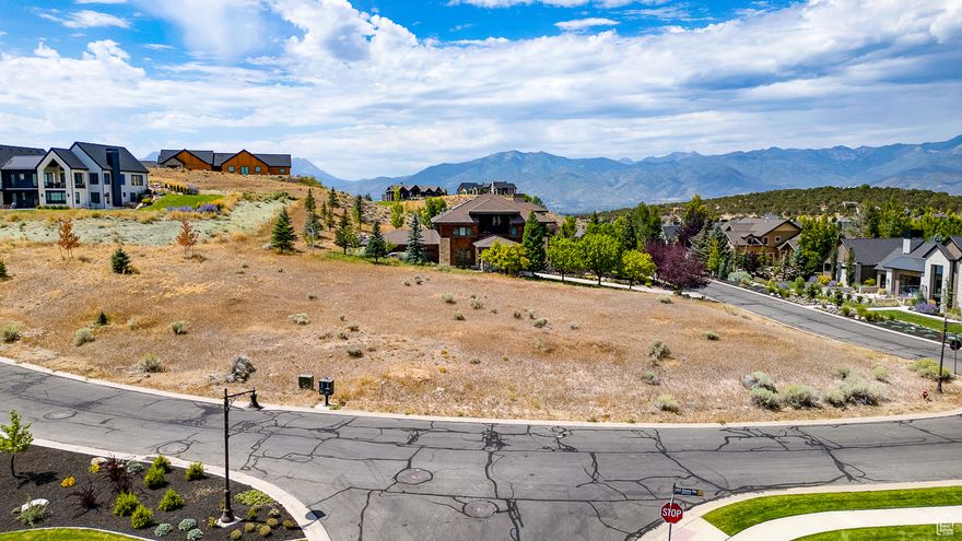 Spacious corner lot in The Crossings at Lake Creek. Beautiful mountain views. Bring your builder and soak in Heber Valley at it's best in this highly coveted neighborhood offering a stunning backdrop with walking trails, stocked pond, park/picnic areas and more to come! Easy access to central Heber and many amenities. 50 minutes to Salt Lake City, 45 minutes to Provo and just 20 Minutes from Park City. Buyer to verify all.