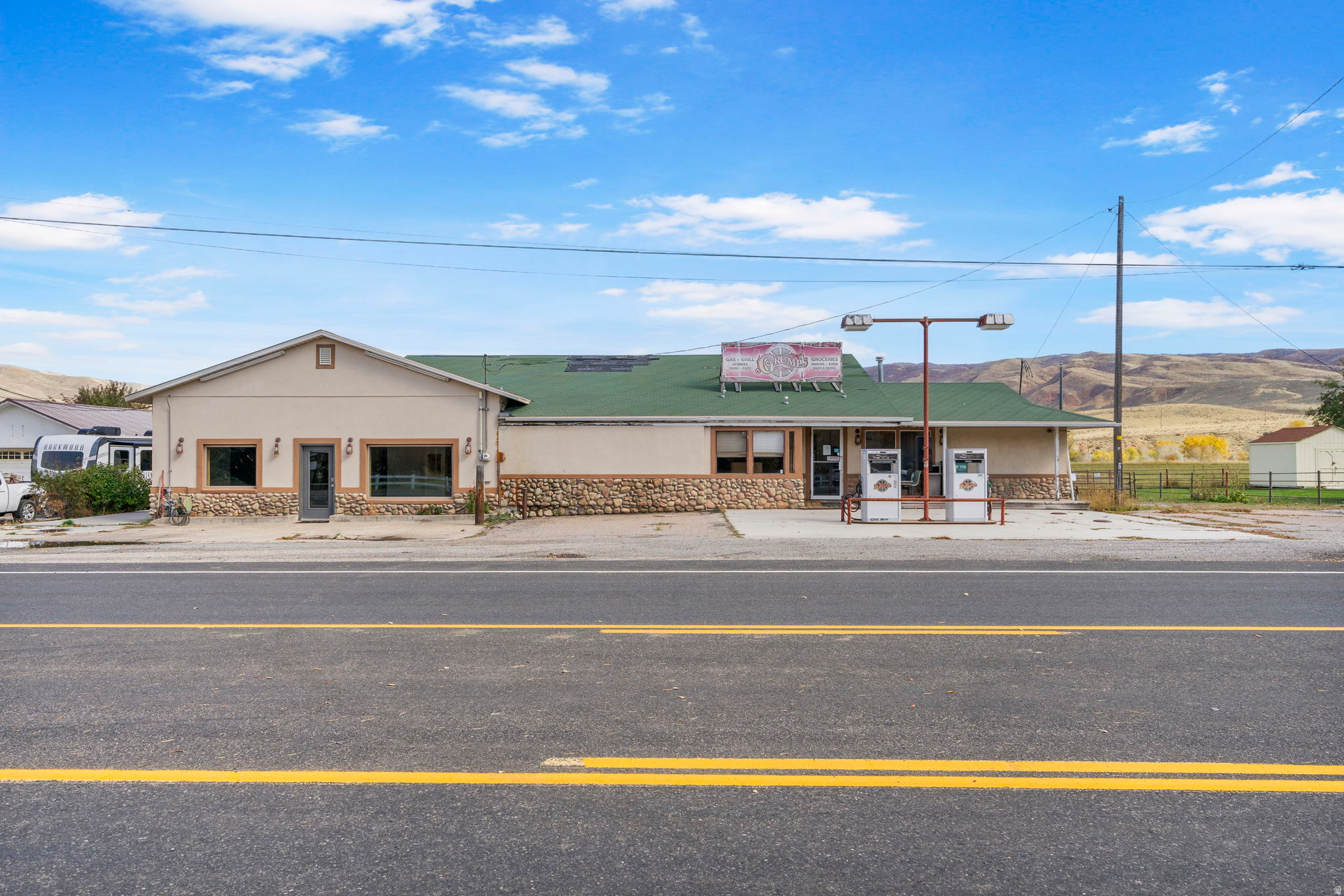 HENEFER TOWN - Commercial Lease