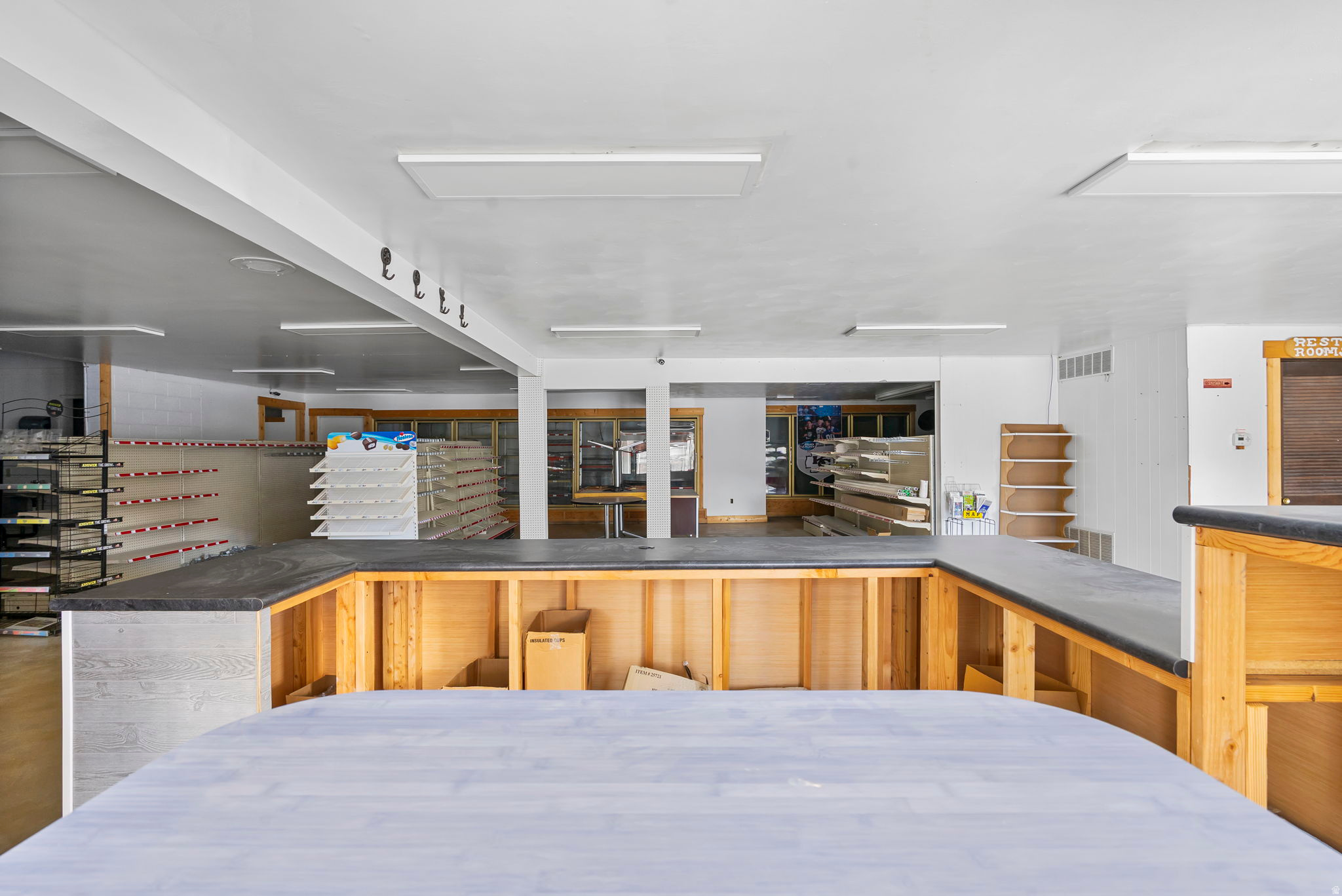 HENEFER TOWN - Commercial Lease