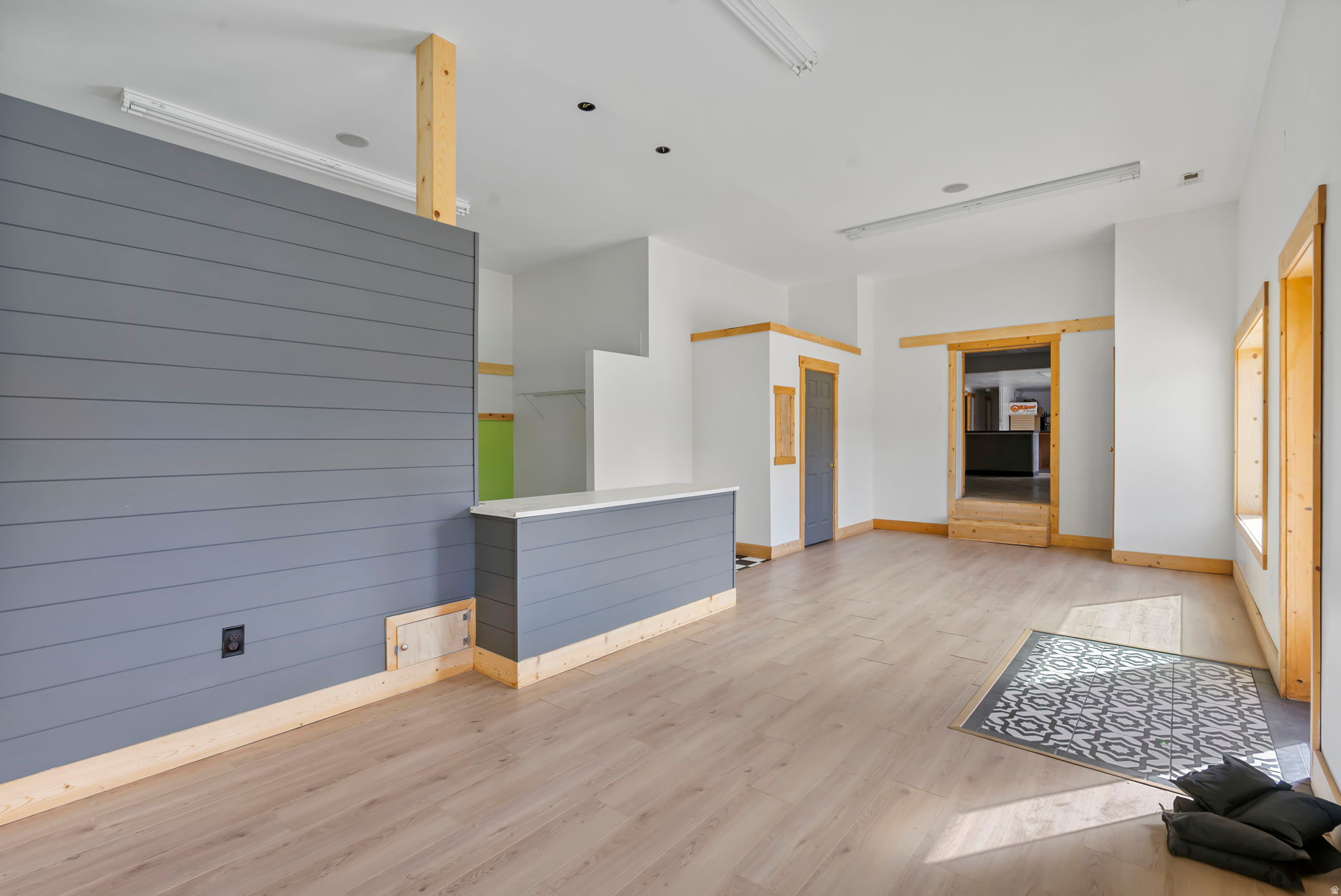 HENEFER TOWN - Commercial Lease