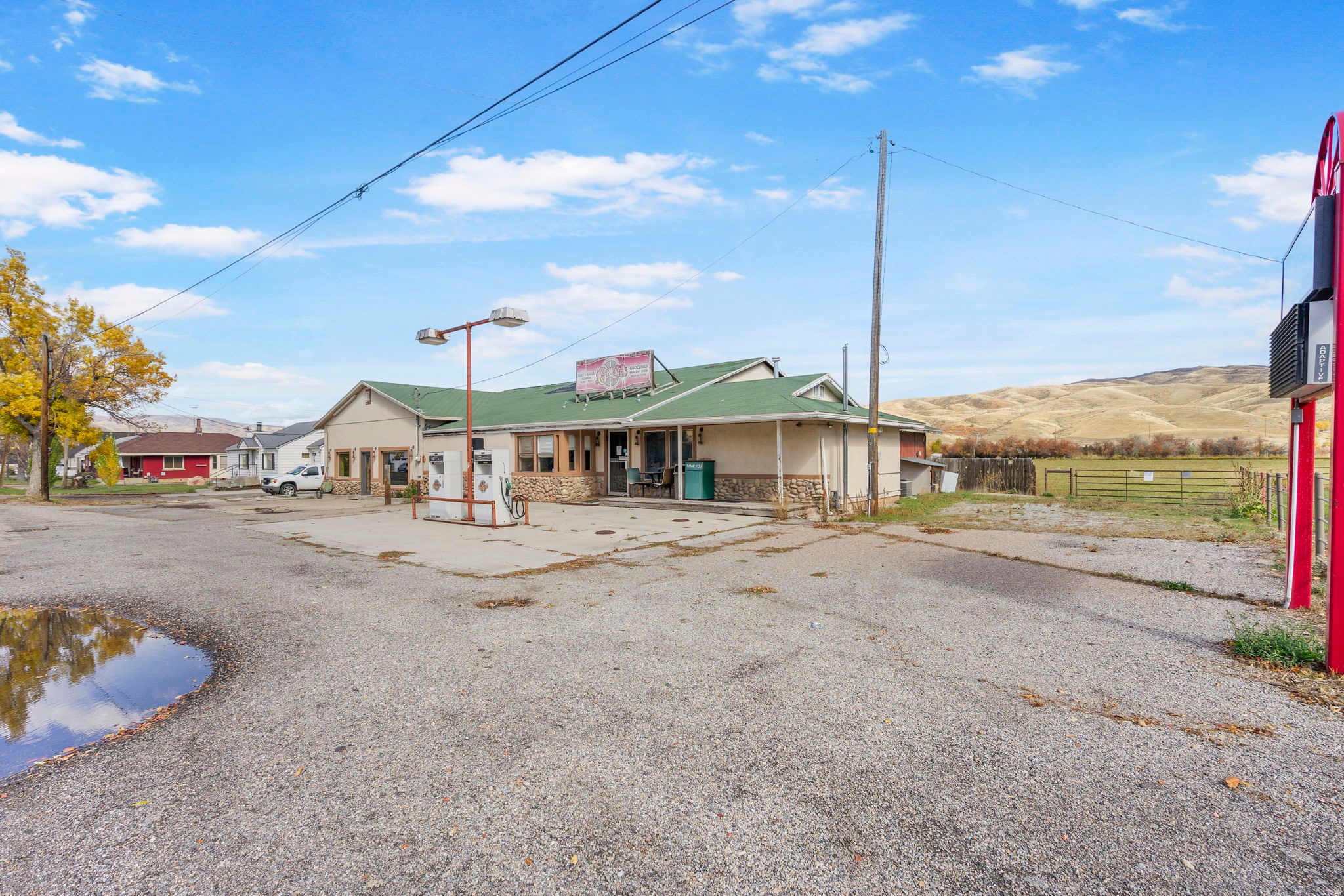 HENEFER TOWN - Commercial Lease
