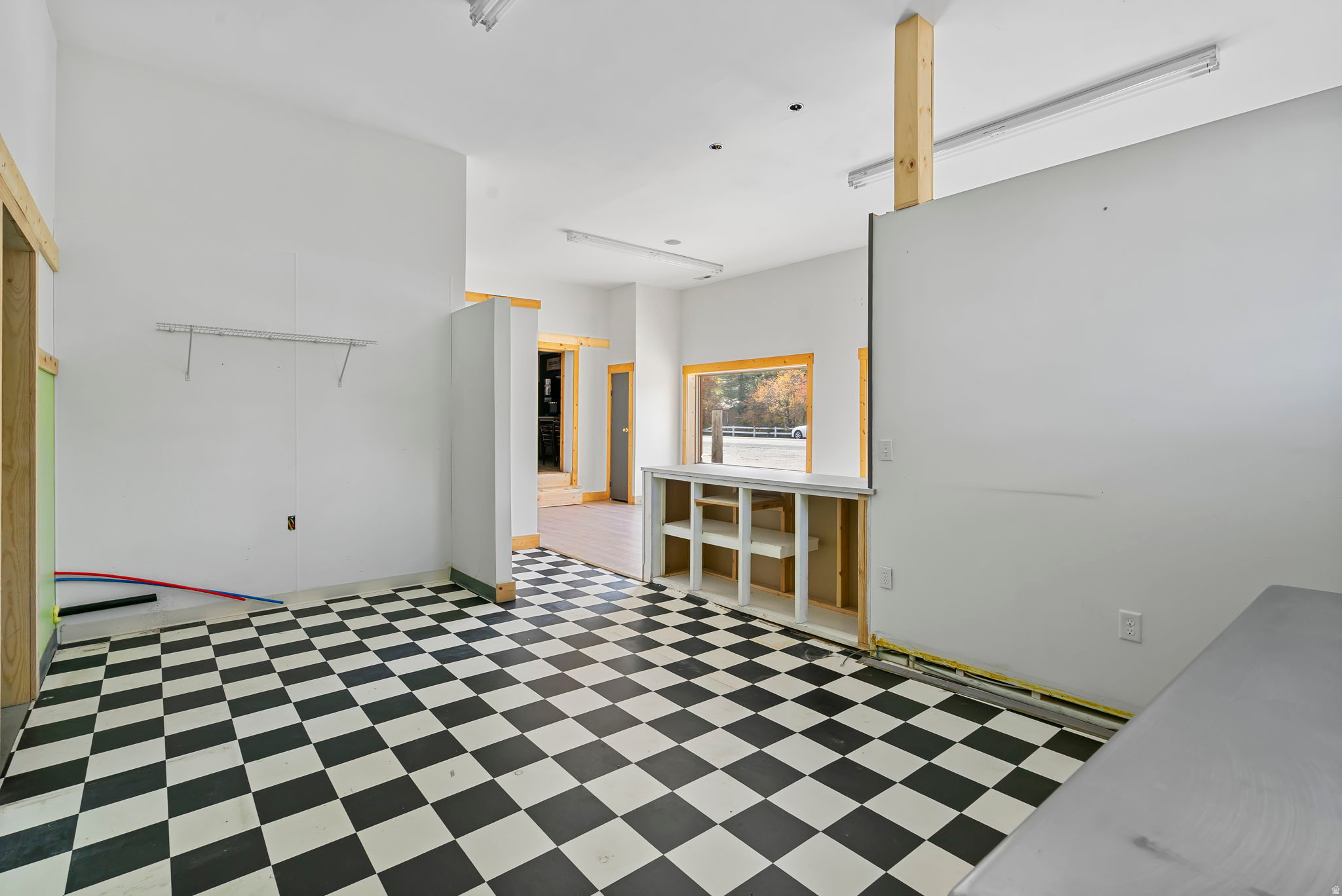 HENEFER TOWN - Commercial Lease