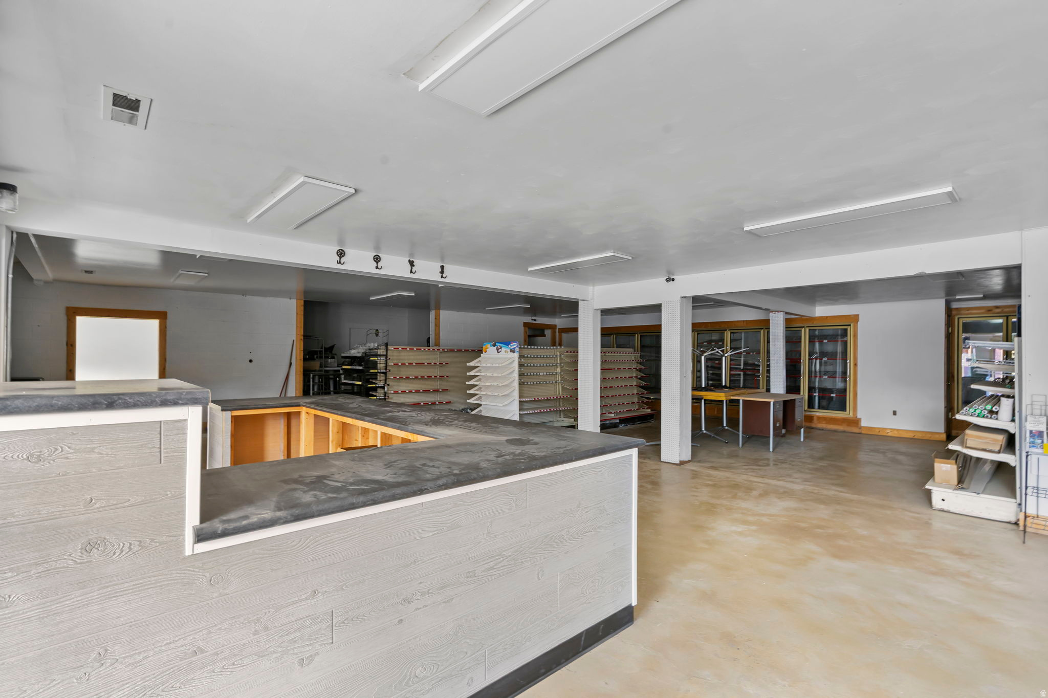 HENEFER TOWN - Commercial Lease