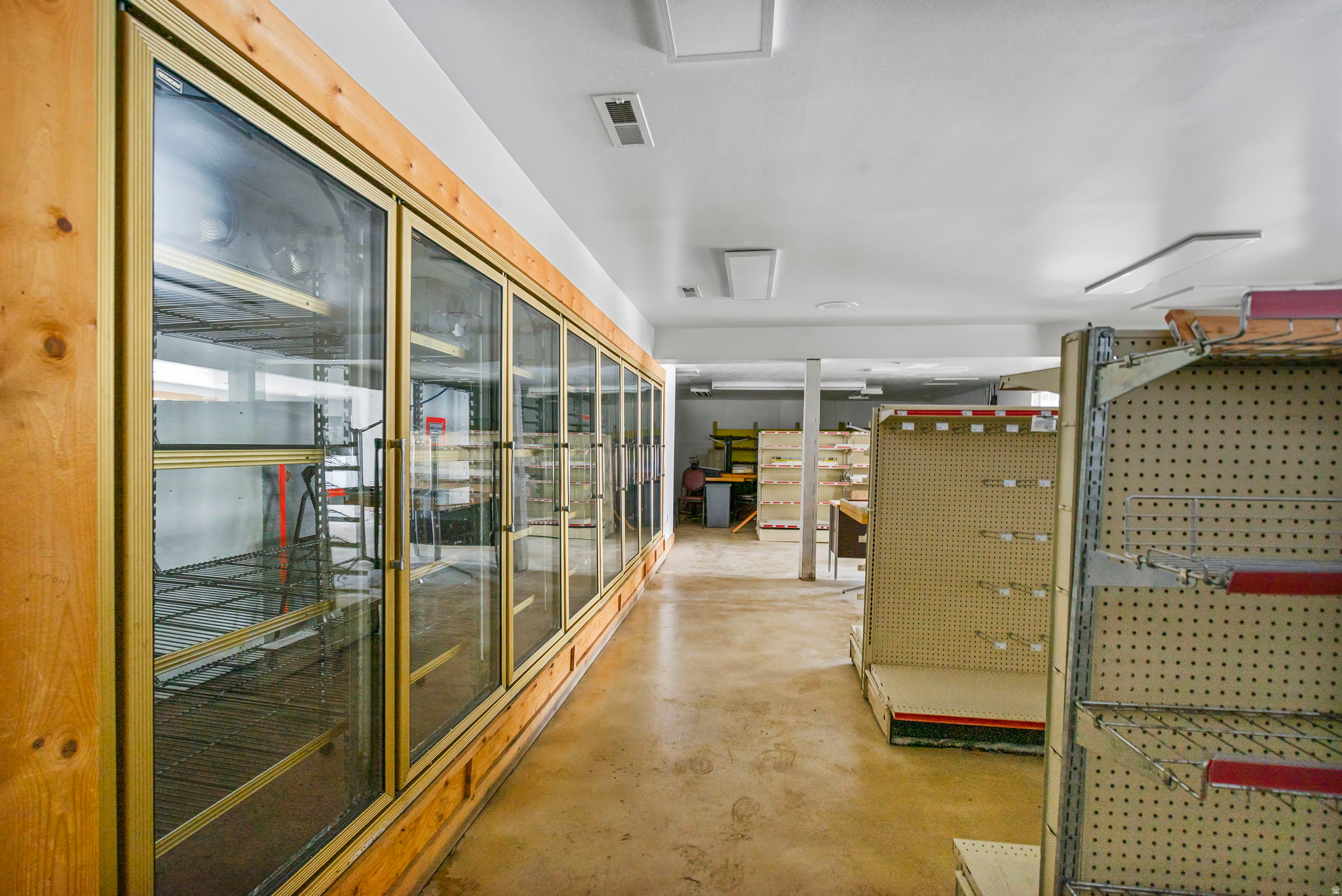 HENEFER TOWN - Commercial Lease