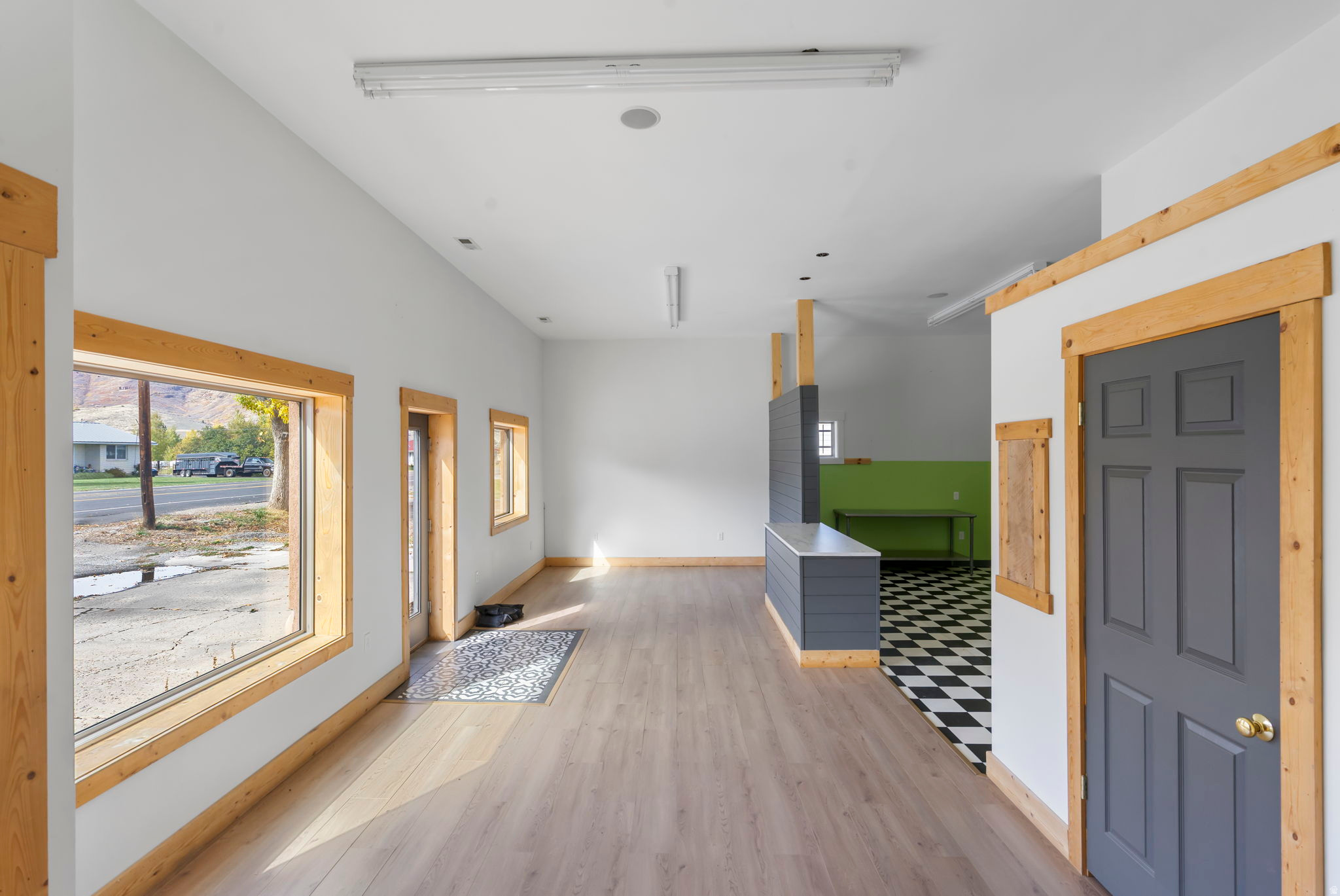 HENEFER TOWN - Commercial Lease