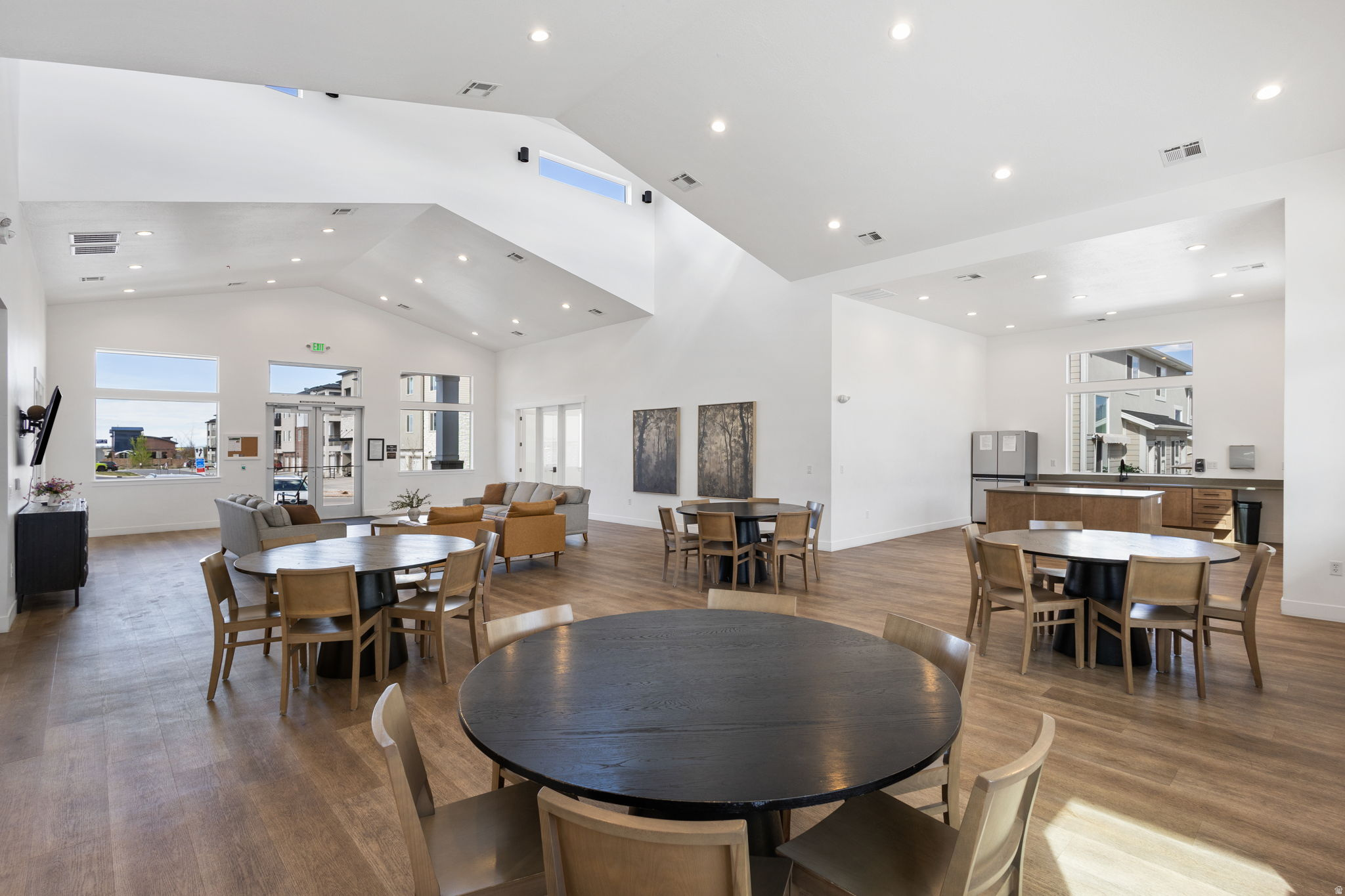 MOUNTAIN RIDGE - Residential