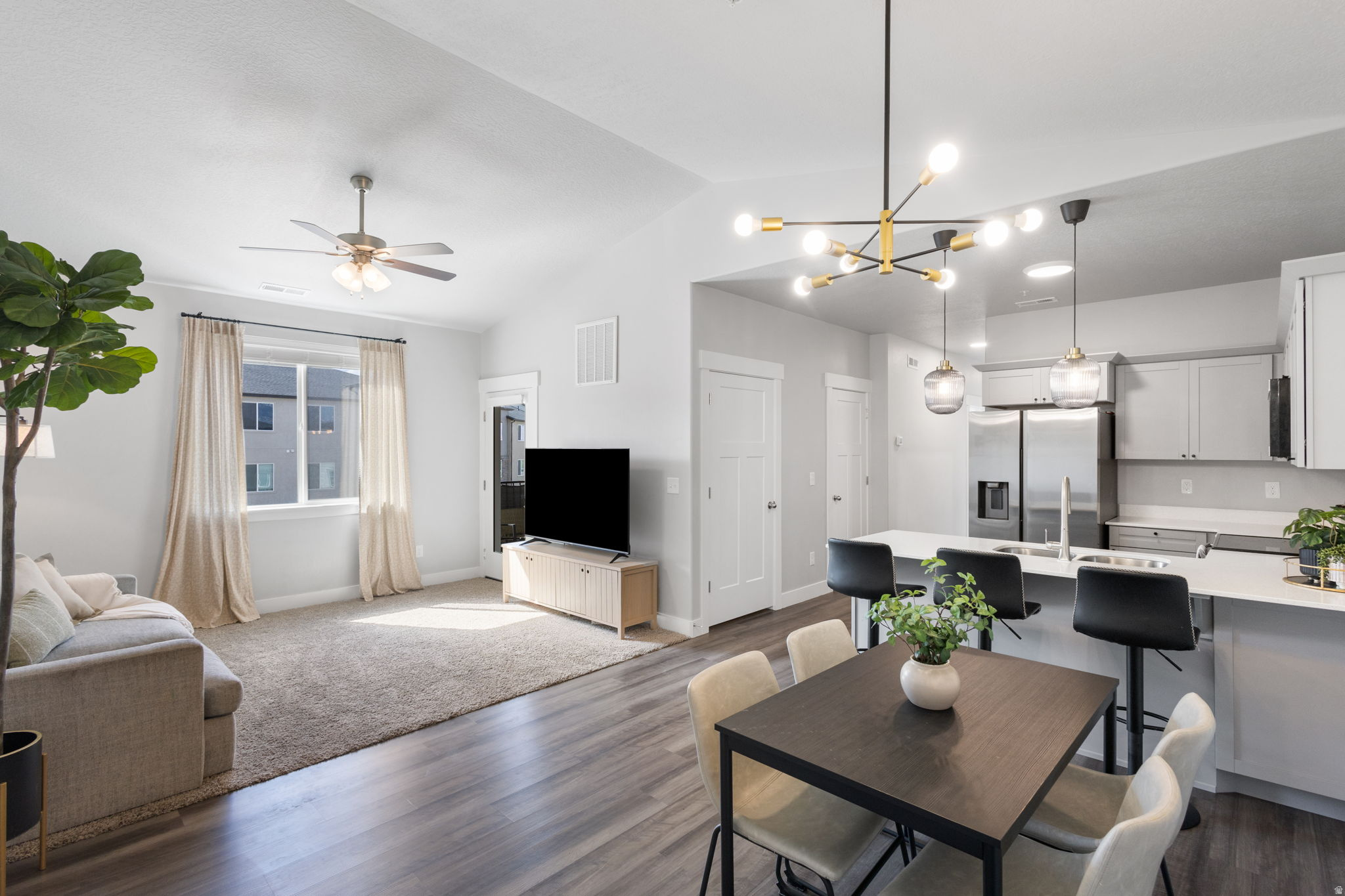 MOUNTAIN RIDGE - Residential