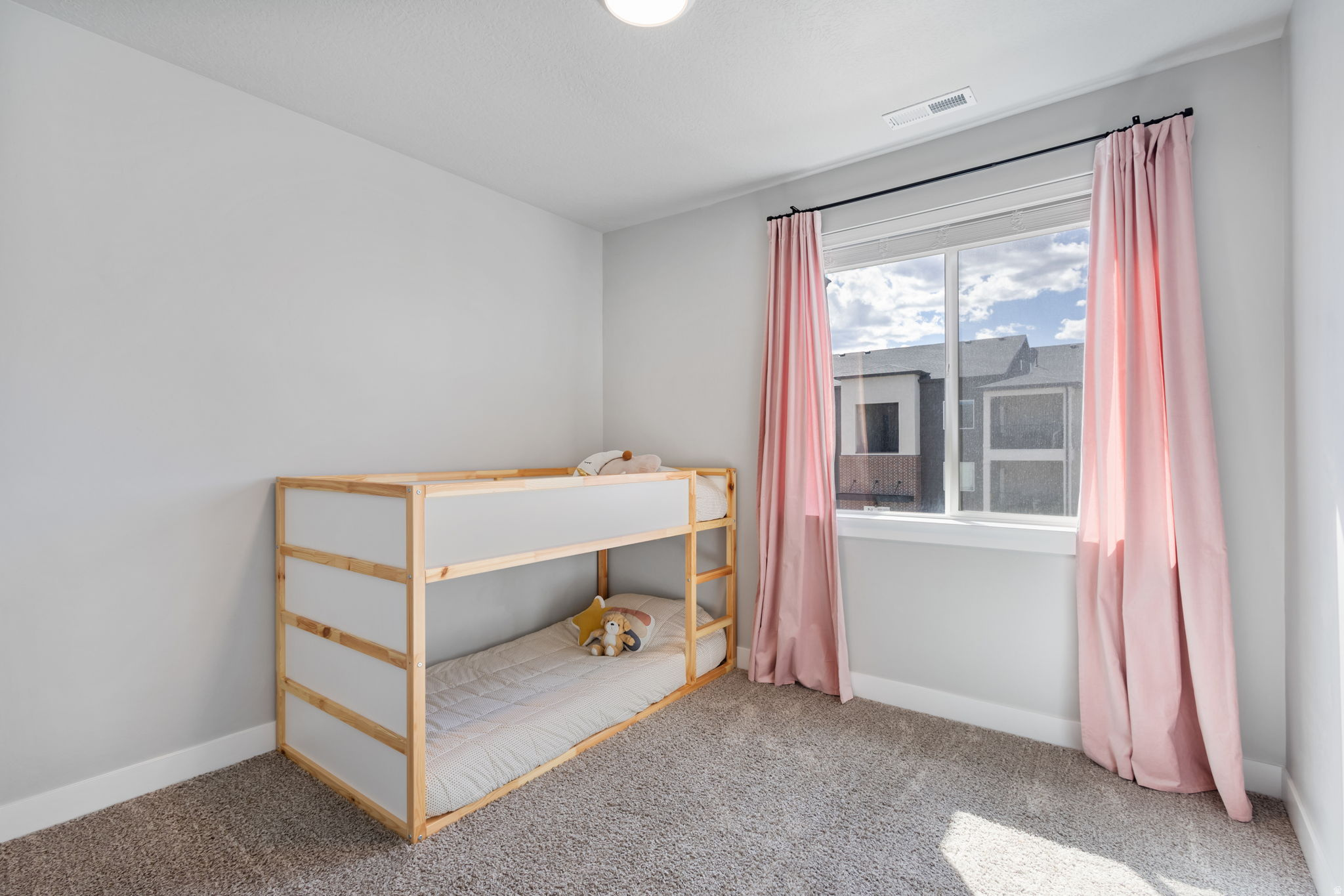 MOUNTAIN RIDGE - Residential