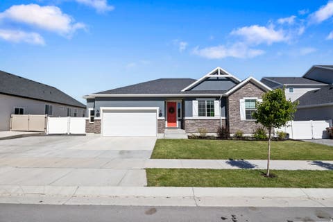 Tiny photo for 5420 N CLIFFROSE DR, Eagle Mountain, UT 84005 (MLS # 2180074)