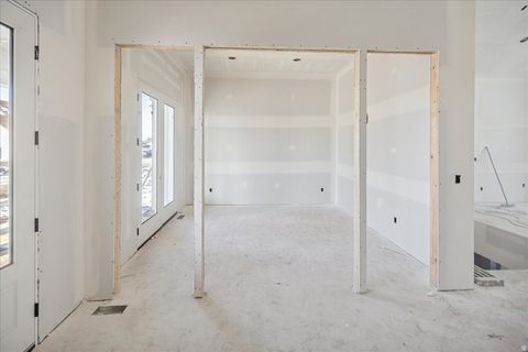 Tiny photo for 587 S DANIEL DR #817, Farmington, UT 84025 (MLS # 2131520)