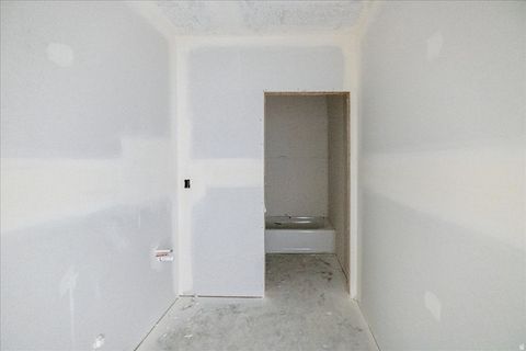 Tiny photo for 587 S DANIEL DR #817, Farmington, UT 84025 (MLS # 2131520)