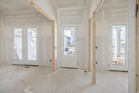 Tiny photo for 587 S DANIEL DR #817, Farmington, UT 84025 (MLS # 2131520)