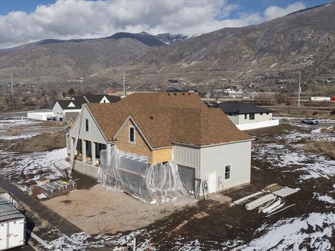 Tiny photo for 587 S DANIEL DR #817, Farmington, UT 84025 (MLS # 2131520)