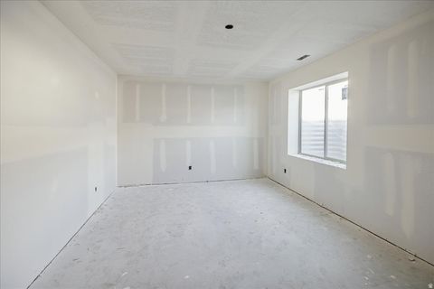 Tiny photo for 587 S DANIEL DR #817, Farmington, UT 84025 (MLS # 2131520)