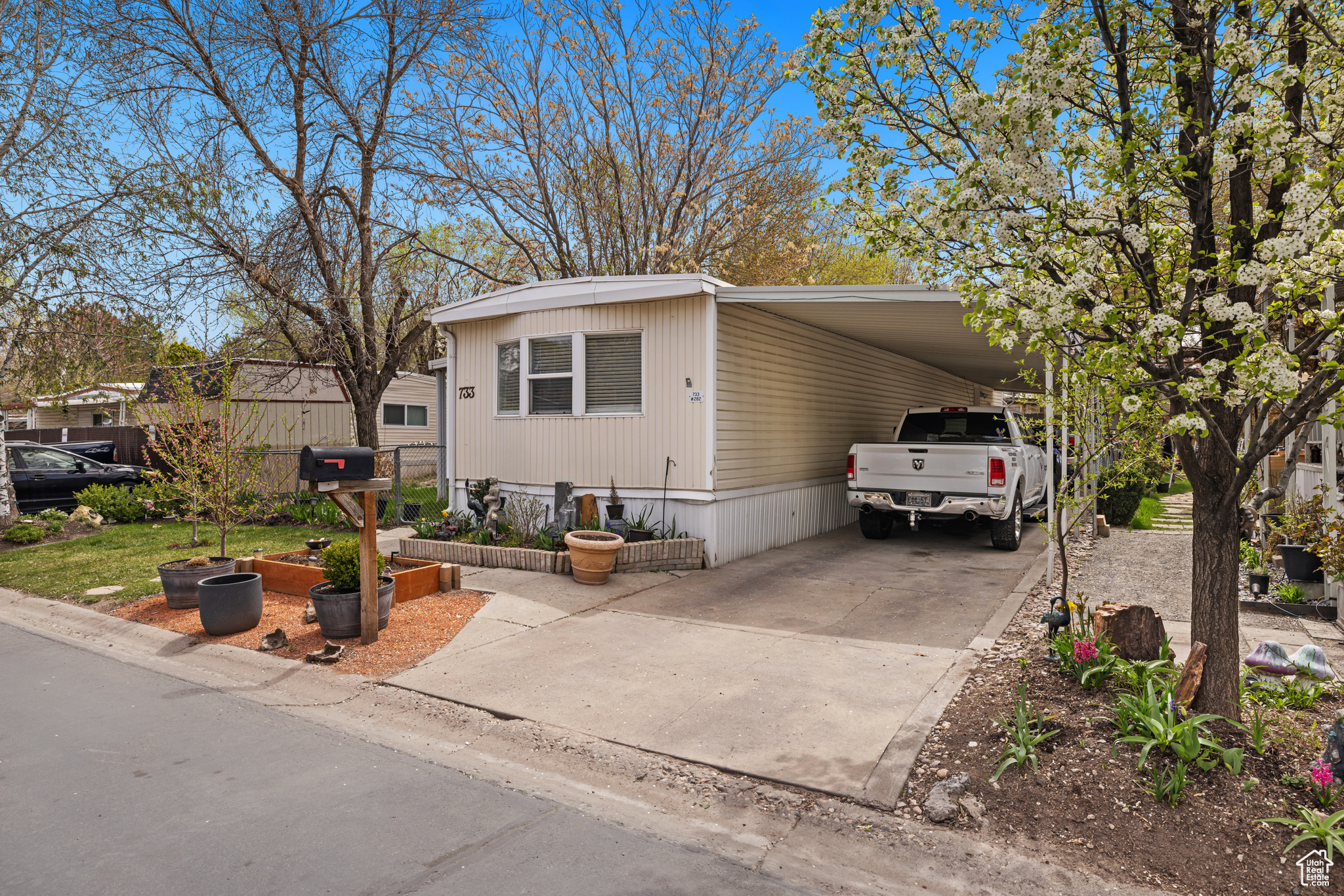 733 W Superior Peak Dr, Taylorsville, Utah image 3