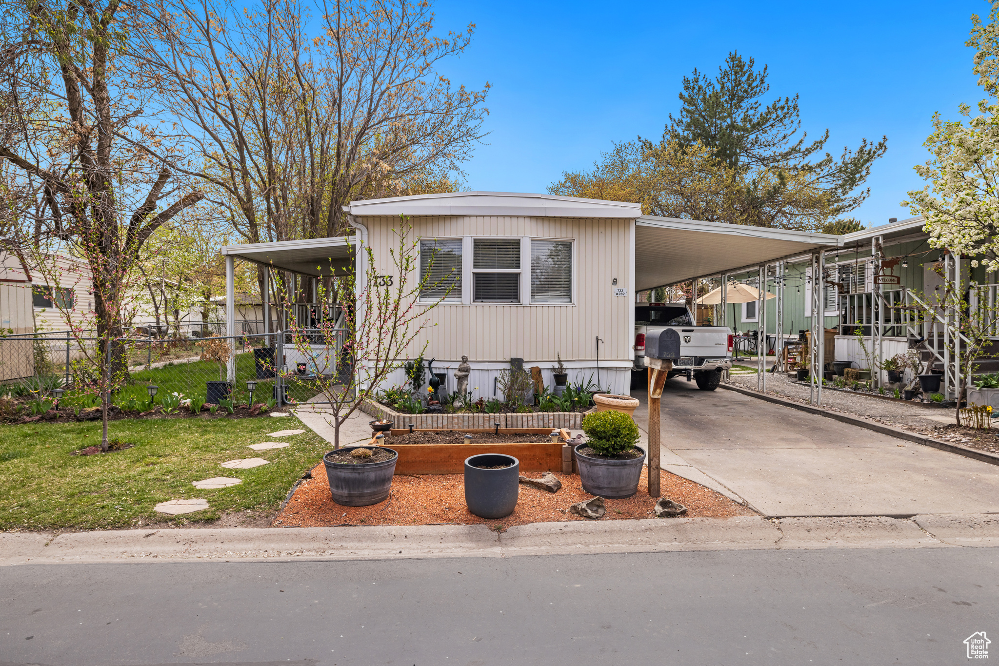 733 W Superior Peak Dr, Taylorsville, Utah image 2