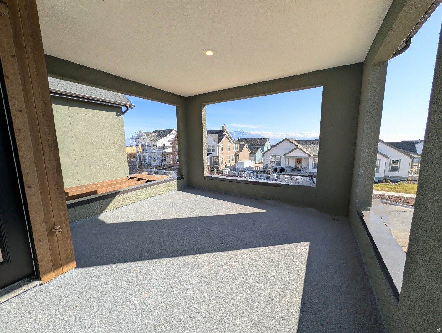 DAYBREAK - Residential