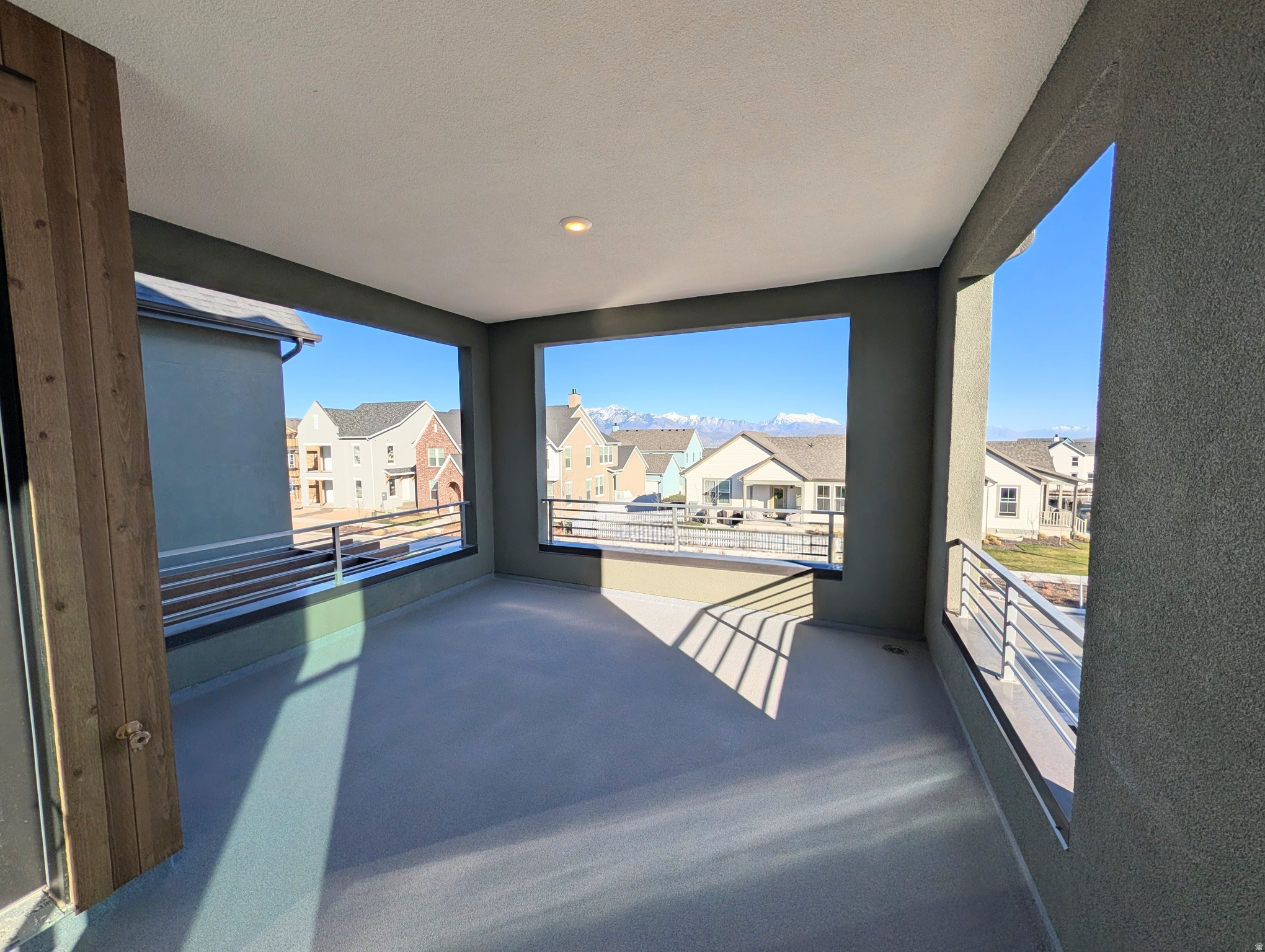 DAYBREAK - Residential