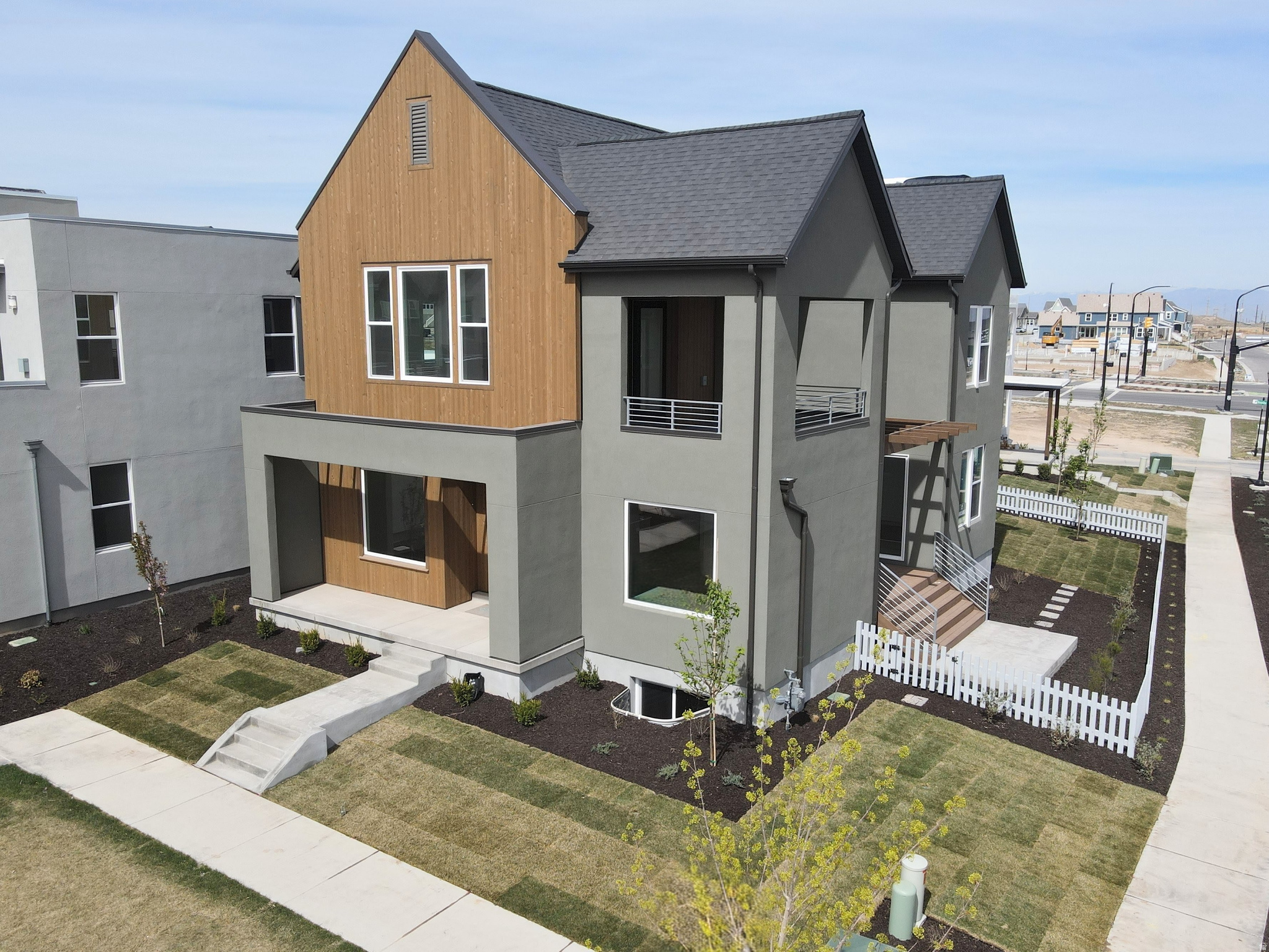 DAYBREAK - Residential