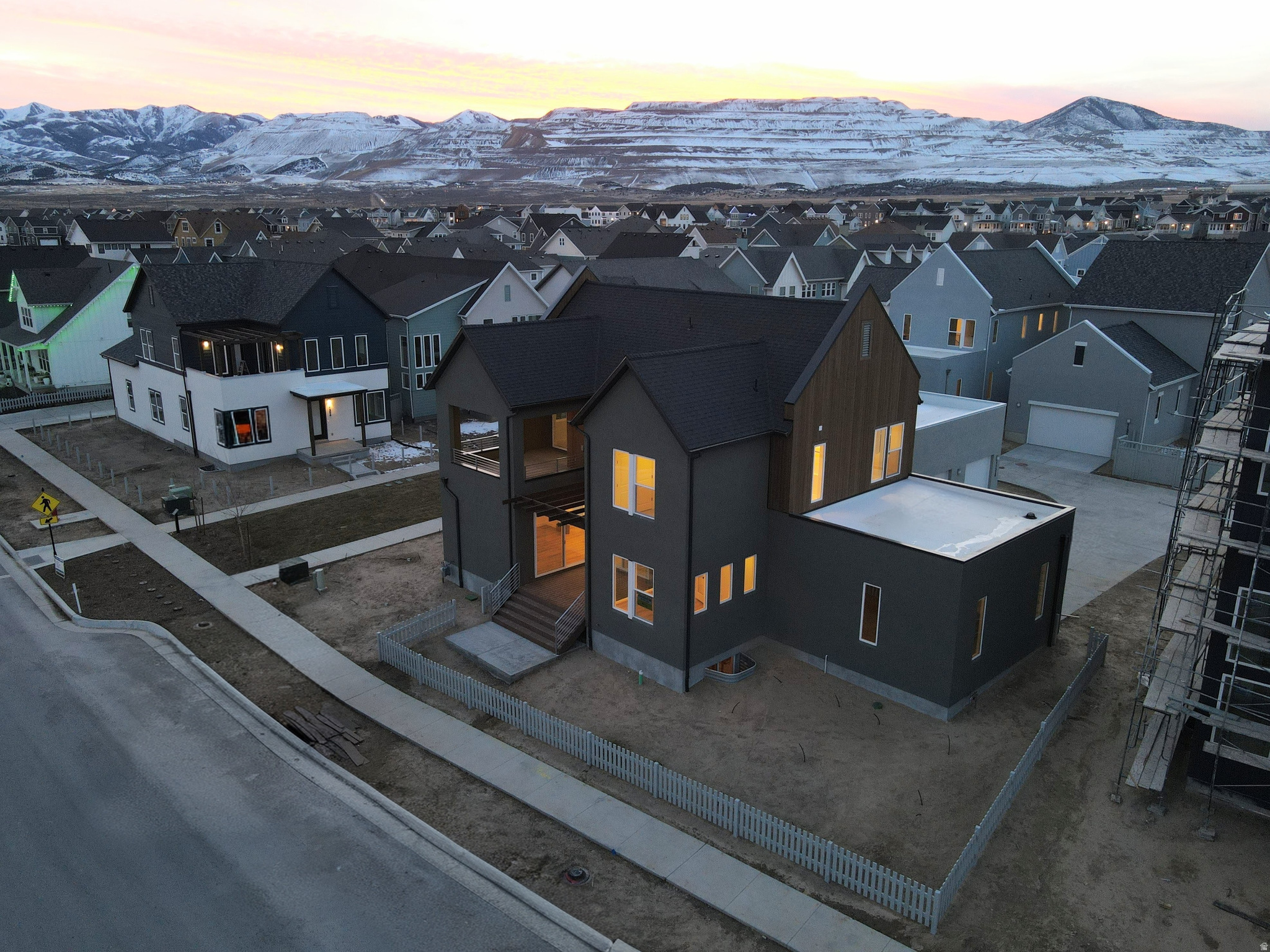 DAYBREAK - Residential