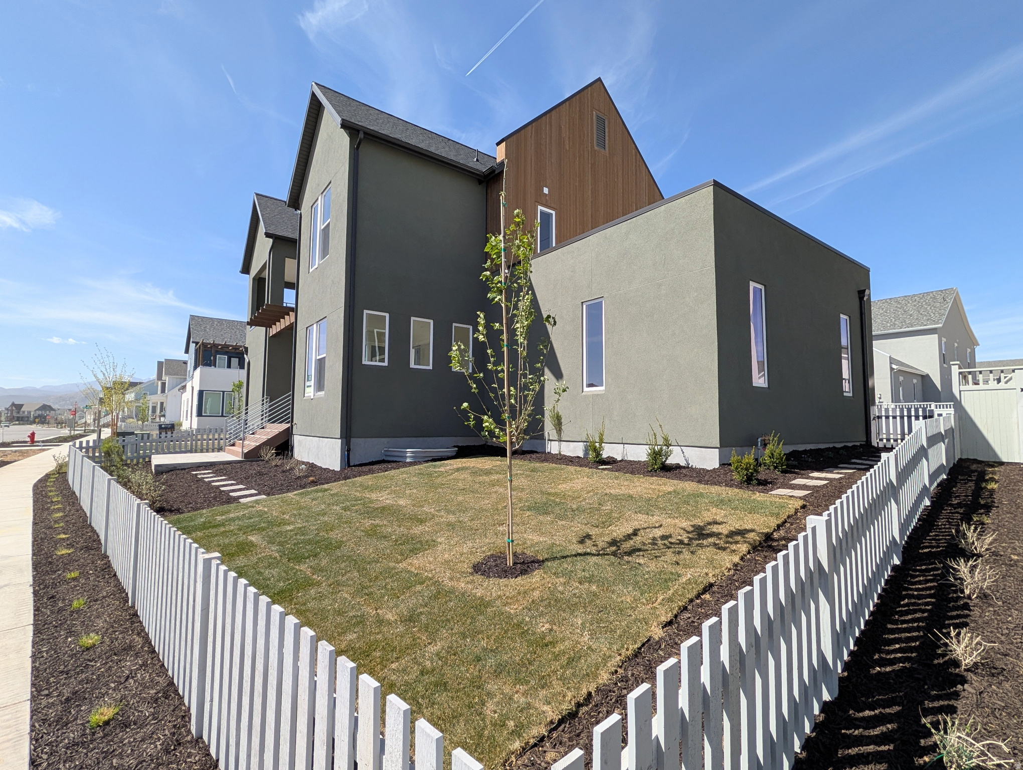 DAYBREAK - Residential