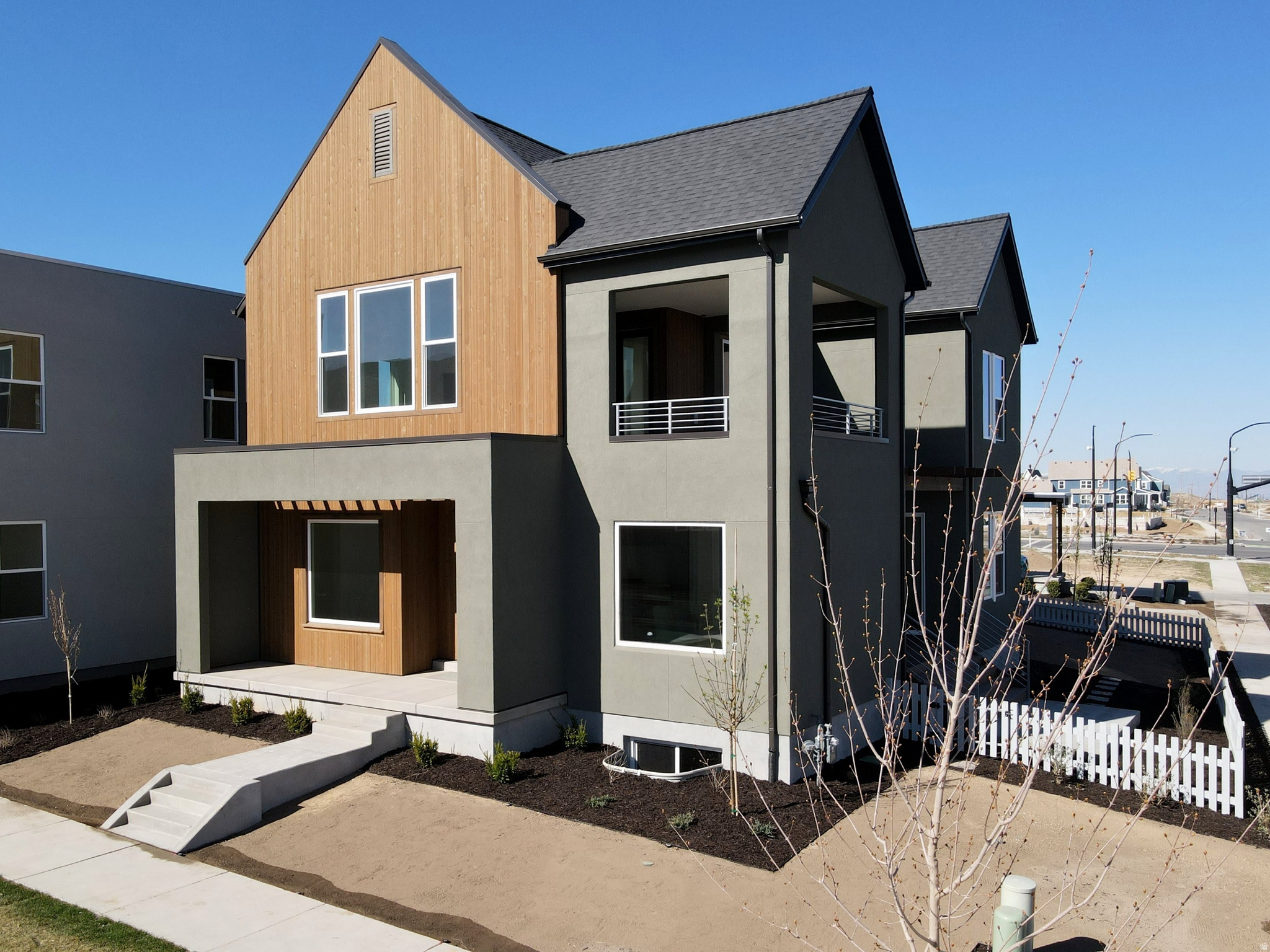 DAYBREAK - Residential