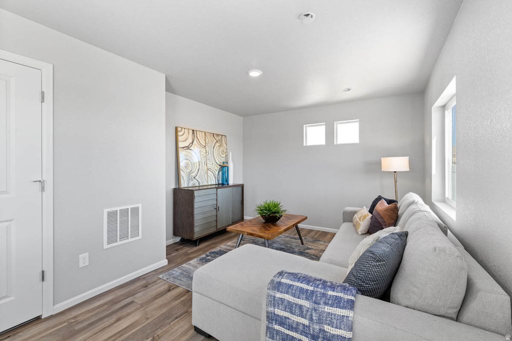 Photo of 351 E HALLS CREEK RD, Saratoga Springs, UT 84045 (MLS # 2151475)