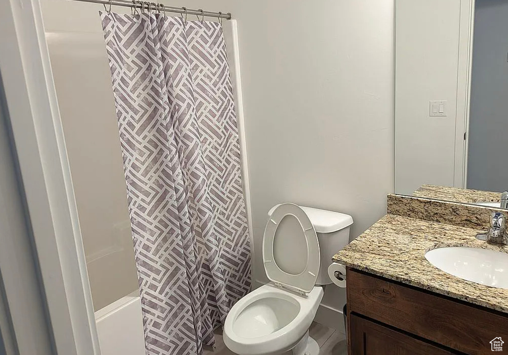 LAKESHORE LANDING - Residential