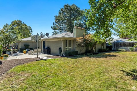 Tiny photo for 2035 E RIBBON LN, Holladay, UT 84117 (MLS # 2114046)