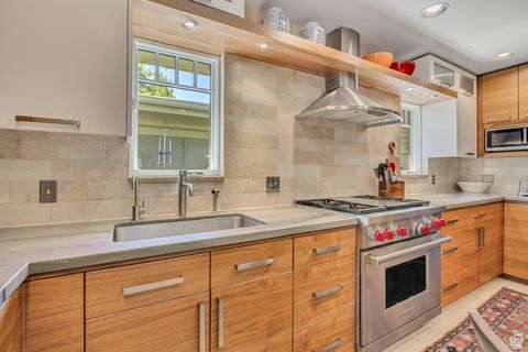 Tiny photo for 2035 E RIBBON LN, Holladay, UT 84117 (MLS # 2114046)