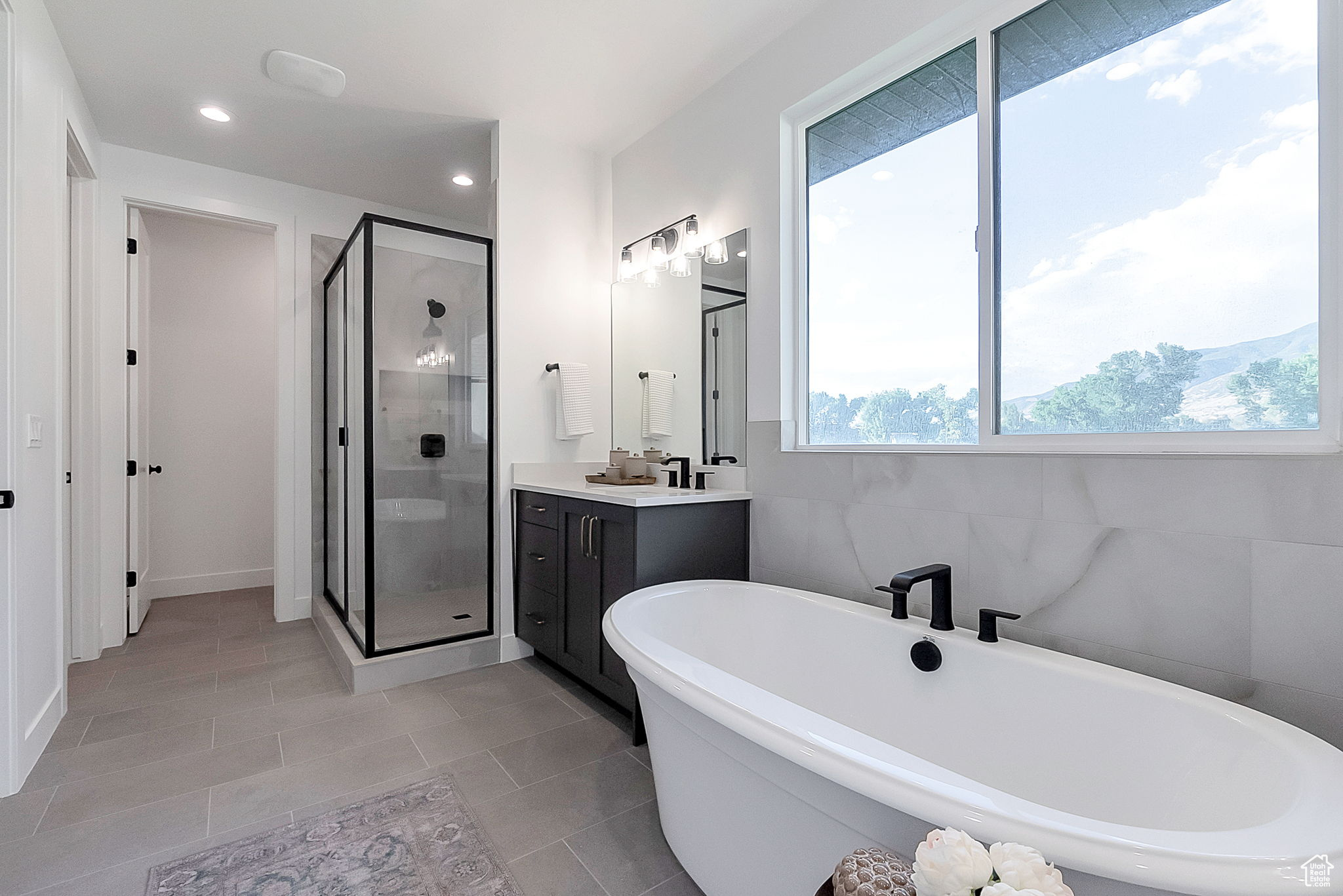 SUMMERHILL LANE - Residential