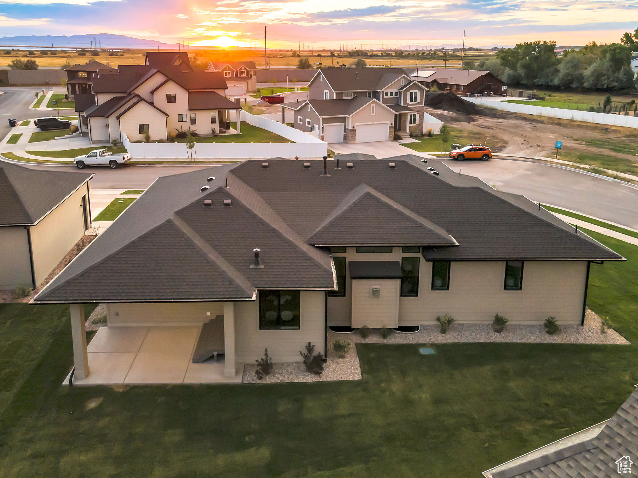 SUMMERHILL LANE - Residential