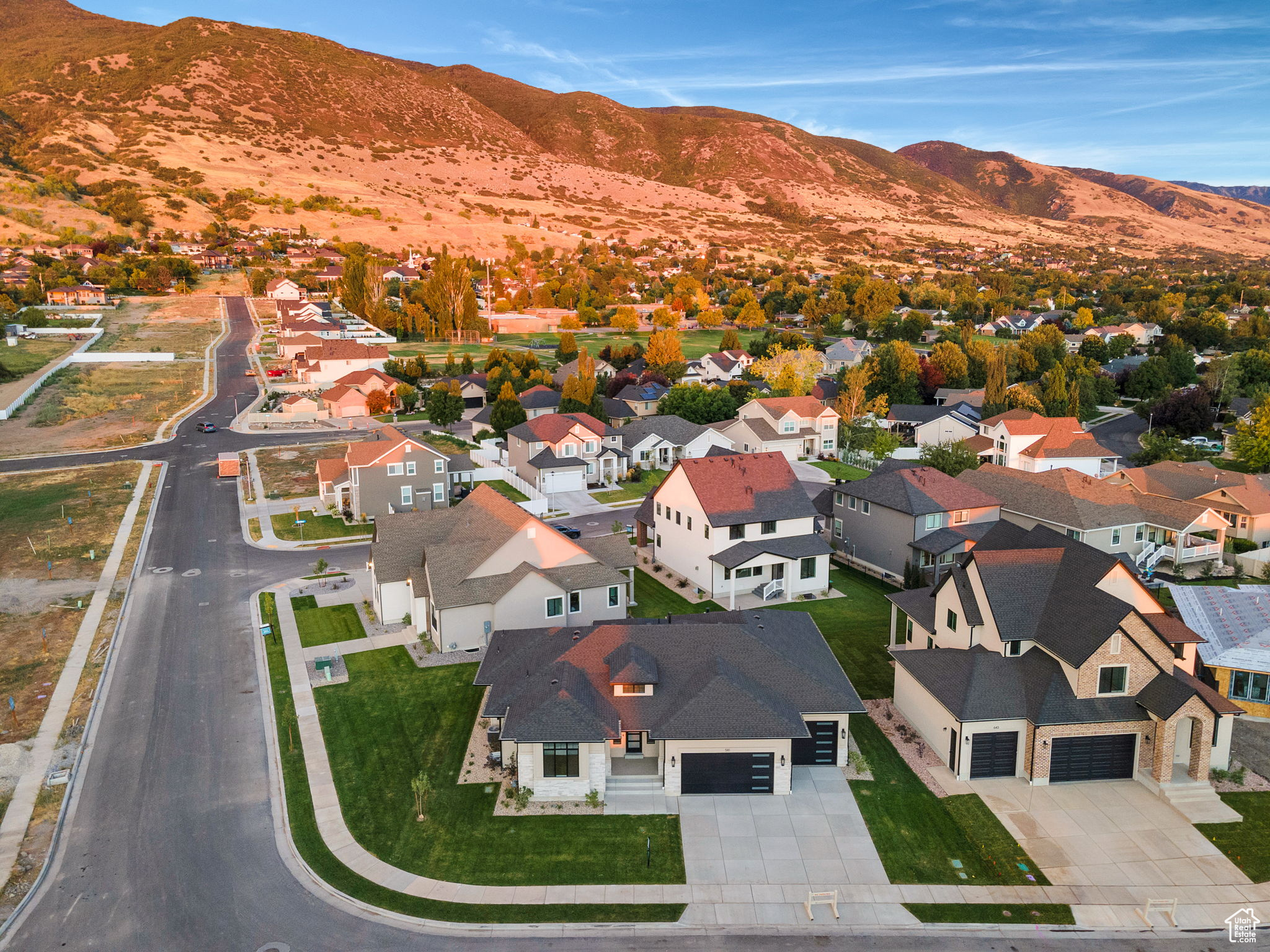 SUMMERHILL LANE - Residential