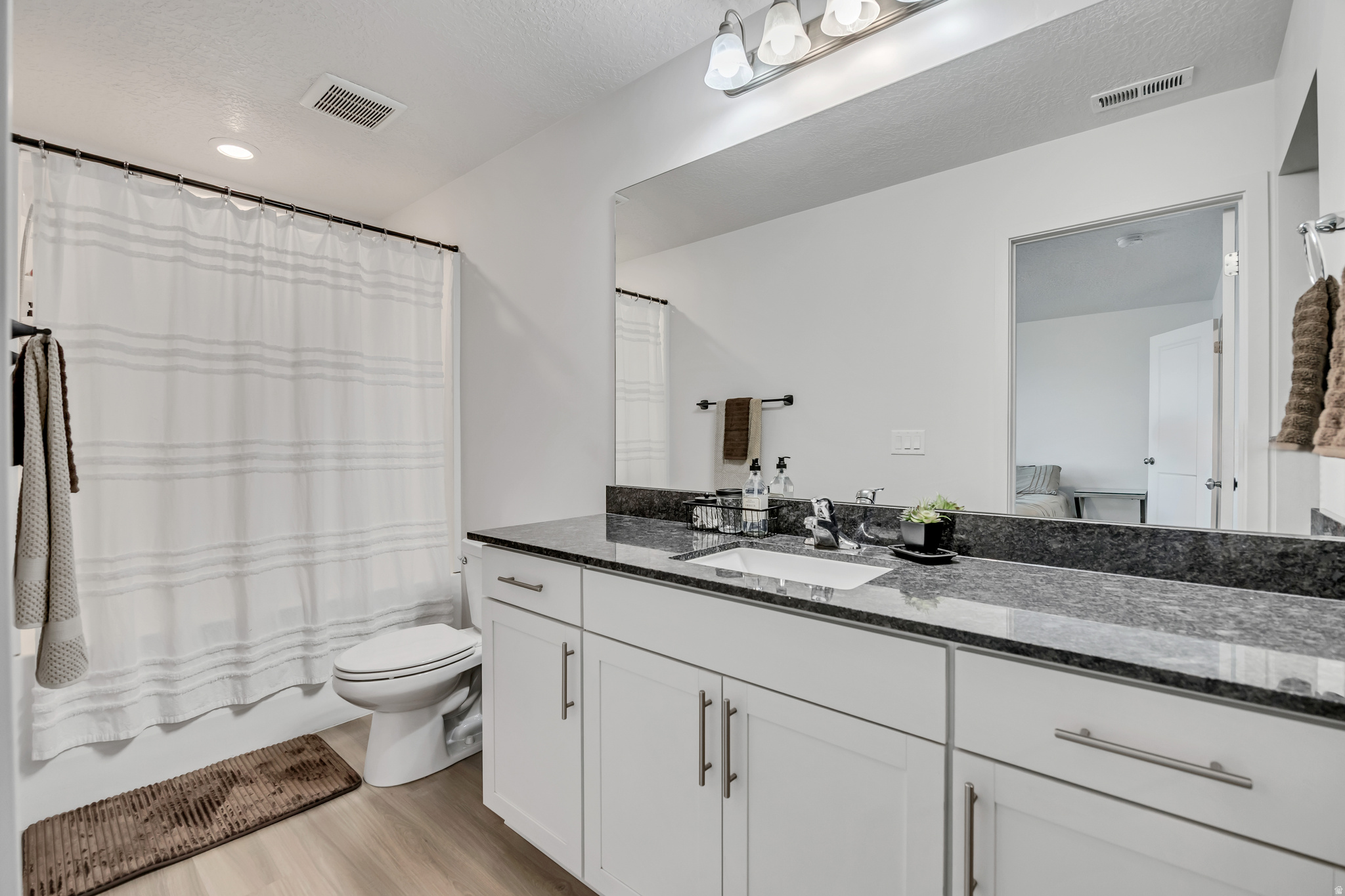 THE GROVES - Residential