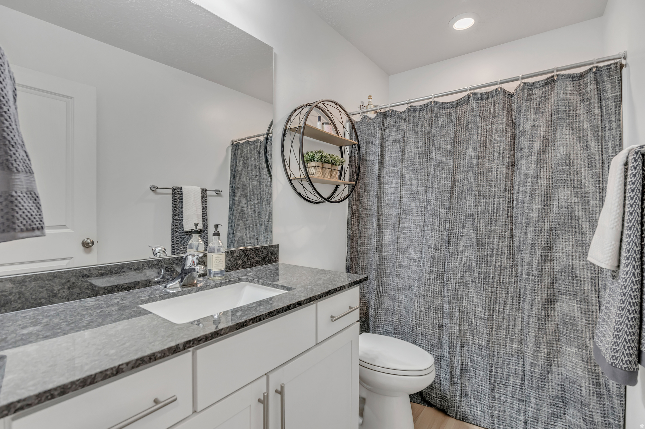 THE GROVES - Residential