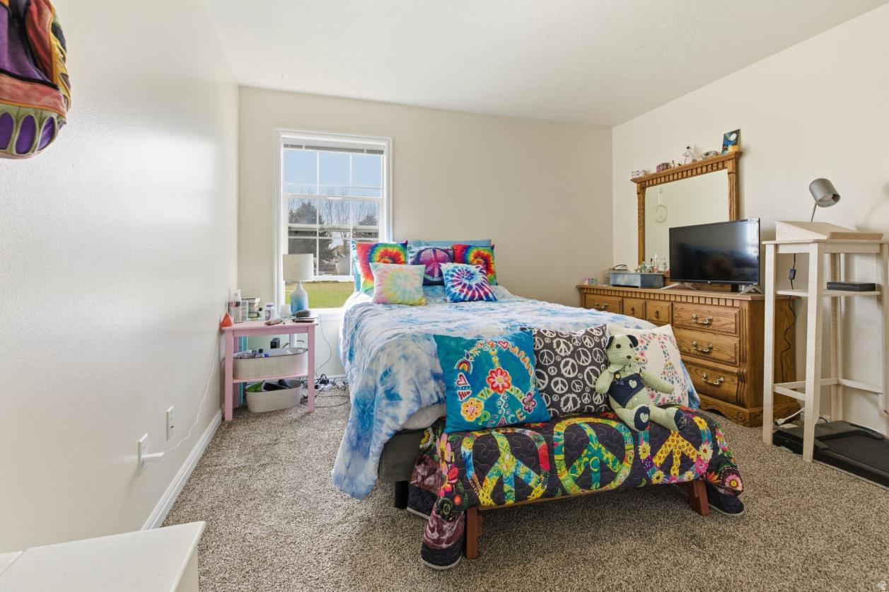 CREAMERY HOLLOW SUB - Residential Income