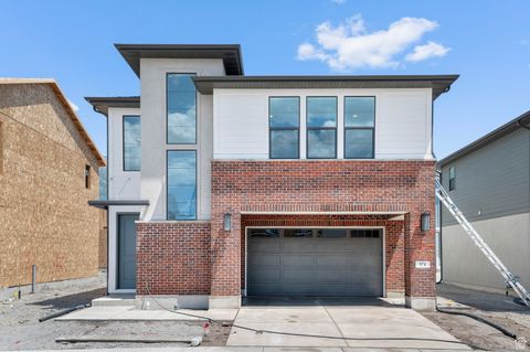 Photo of 574 N CORNSTALK LN, Lindon, UT 84042 (MLS # 2098686)