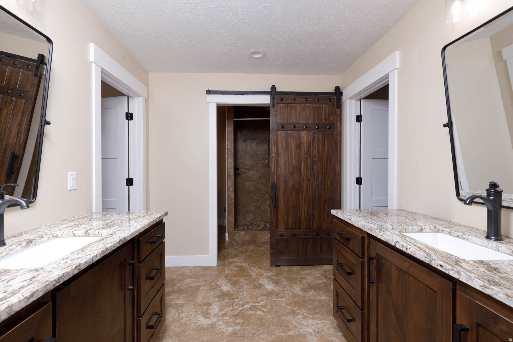 THE LINKS - Residential