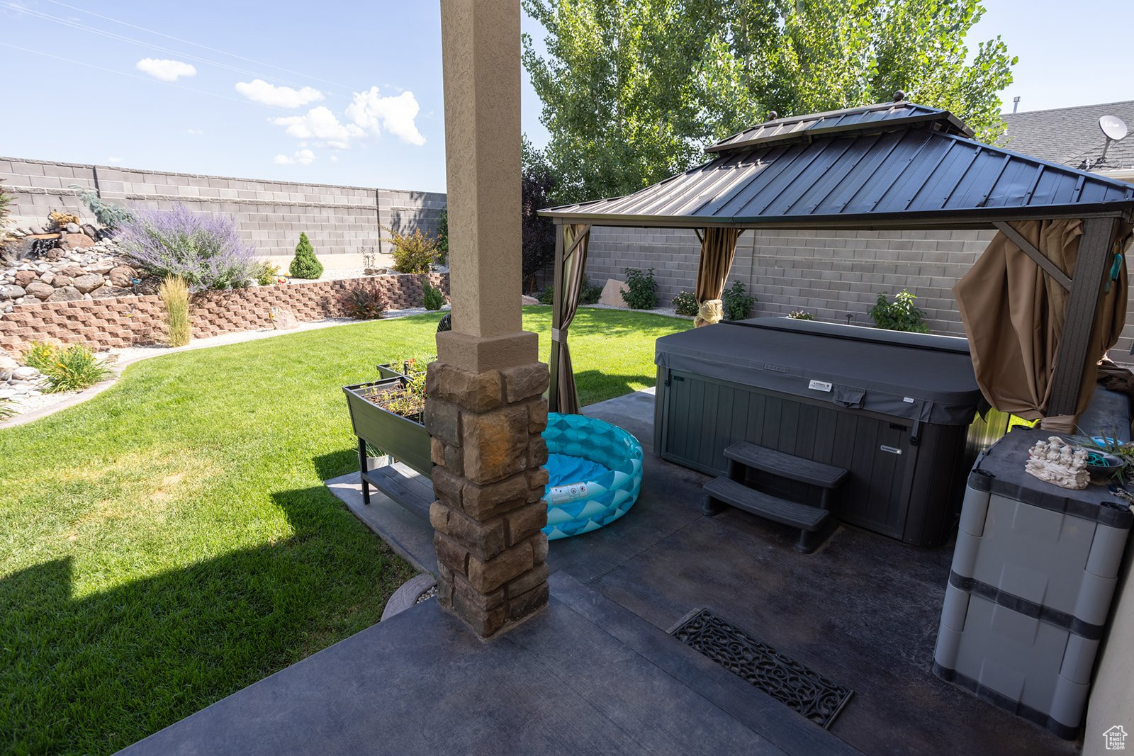 THE LINKS - Residential