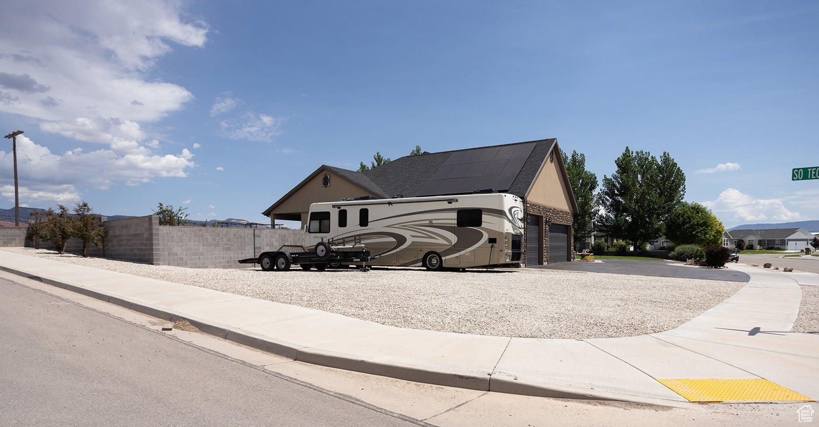 THE LINKS - Residential