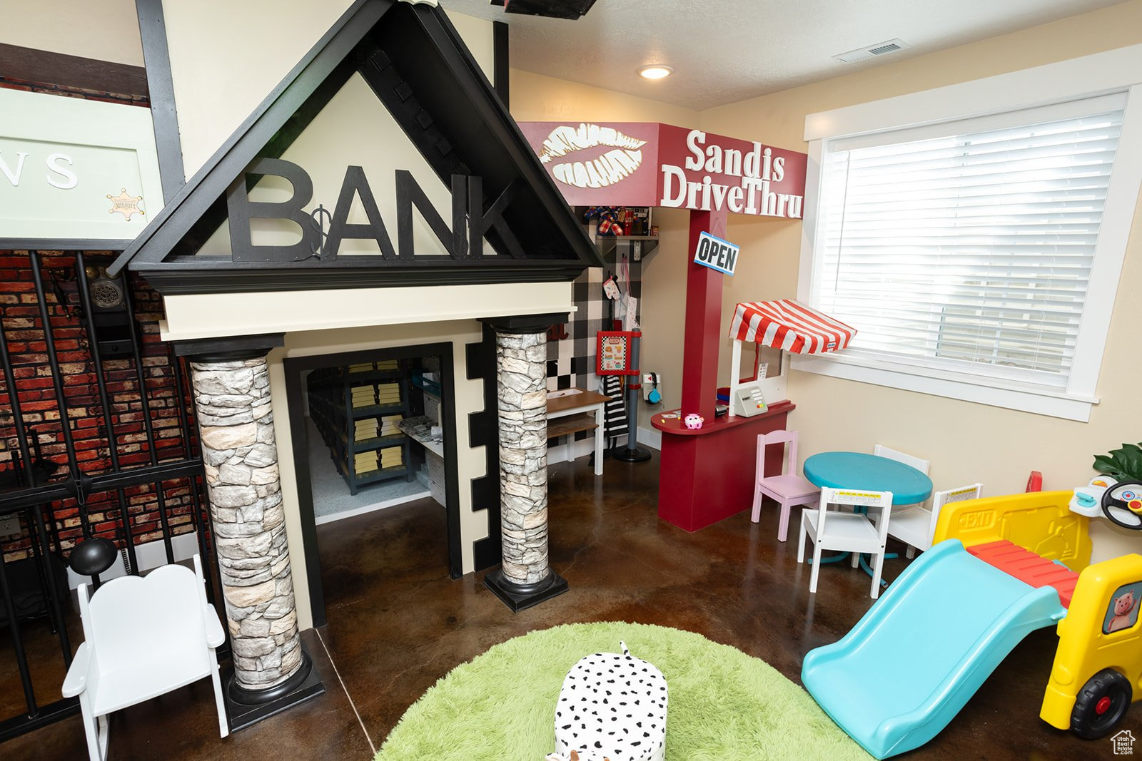 THE LINKS - Residential