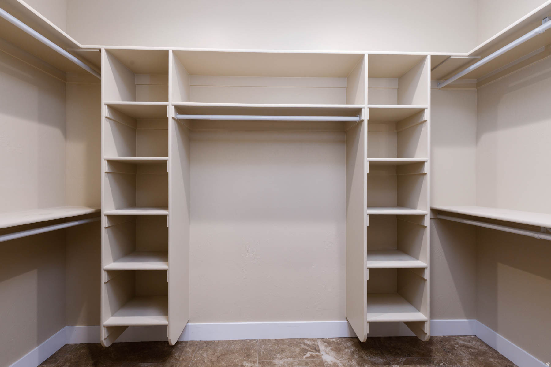 THE LINKS - Residential