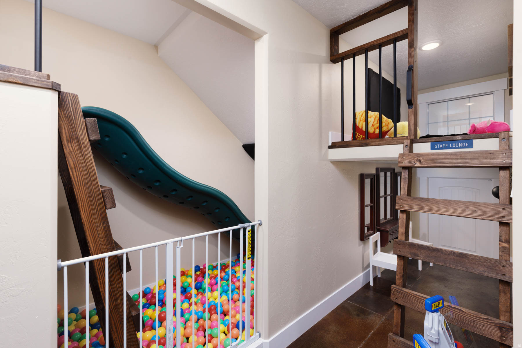 THE LINKS - Residential