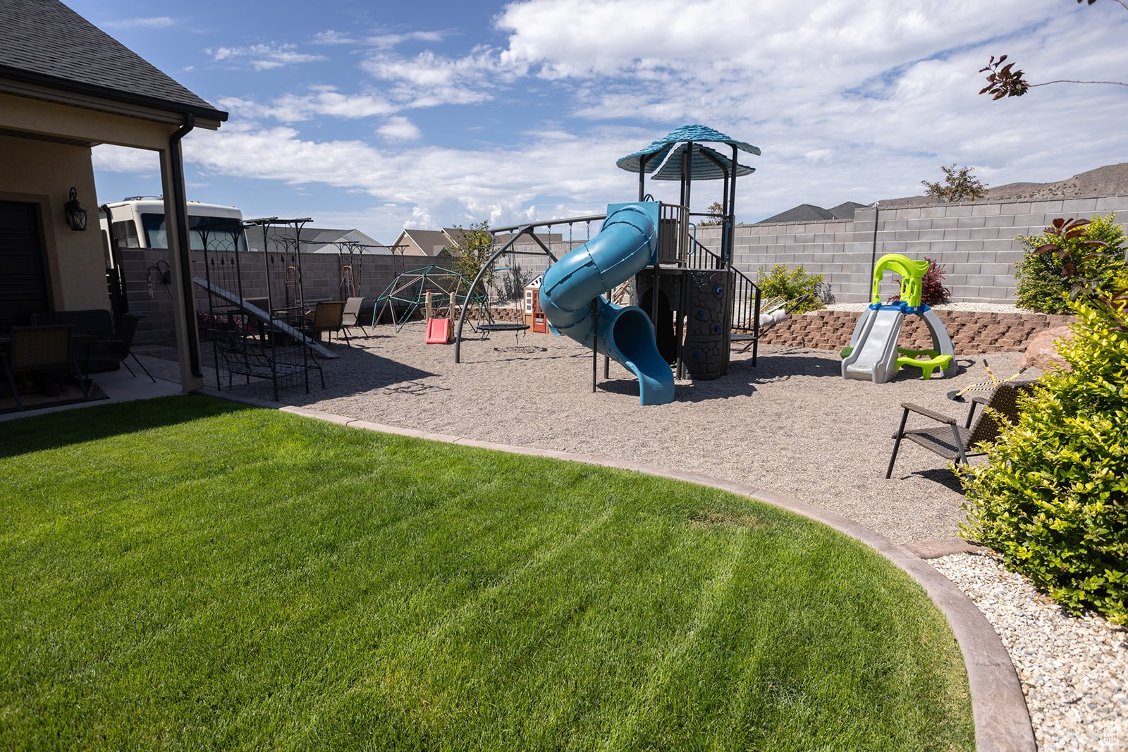 THE LINKS - Residential