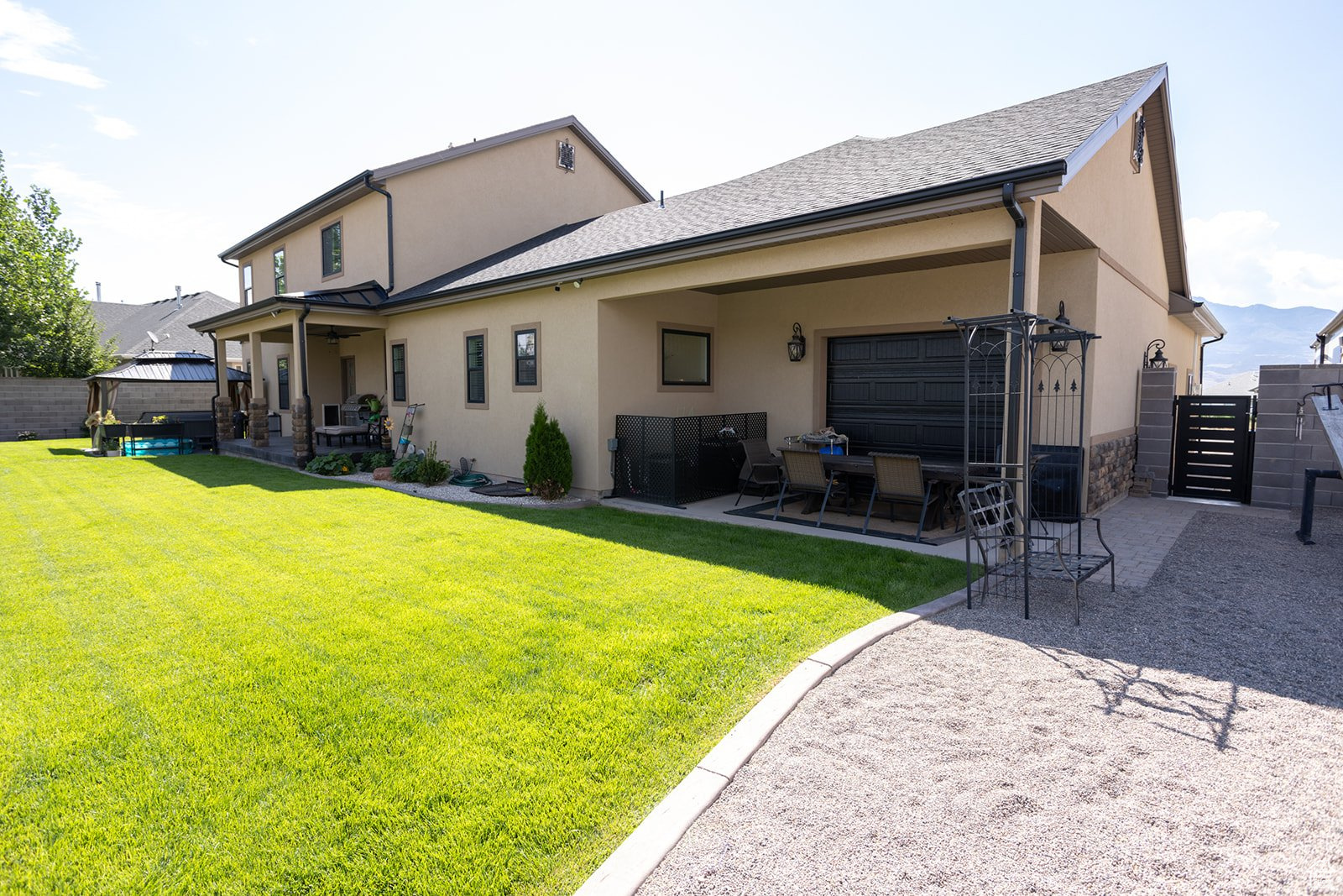 THE LINKS - Residential