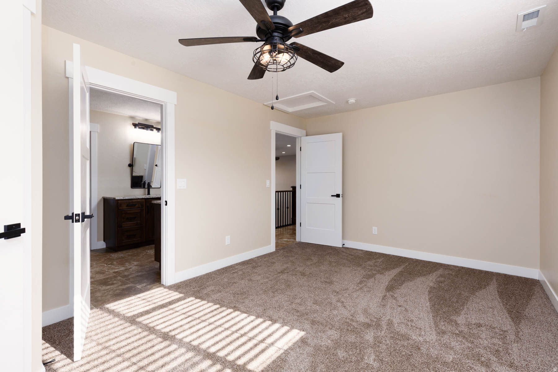 THE LINKS - Residential