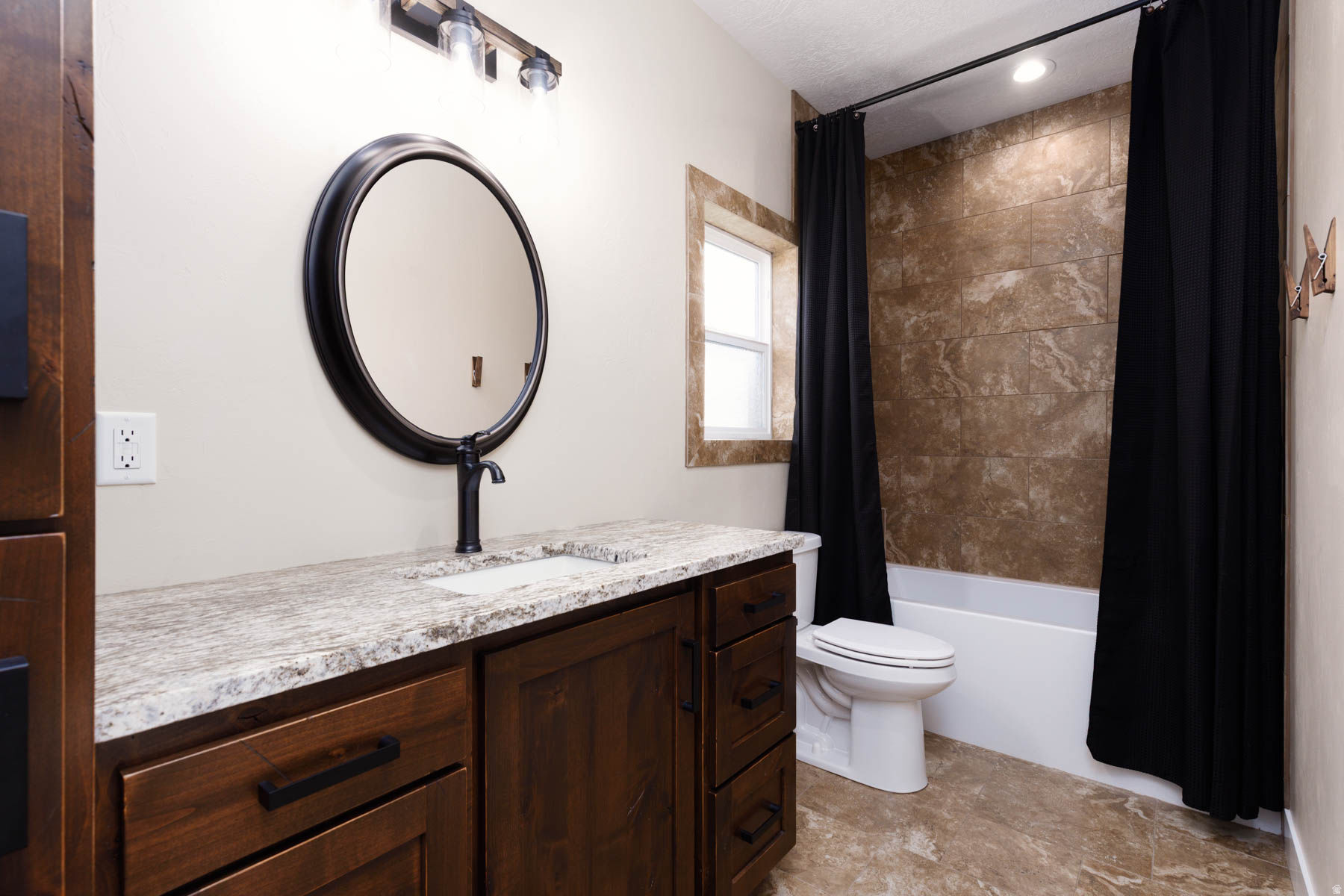 THE LINKS - Residential